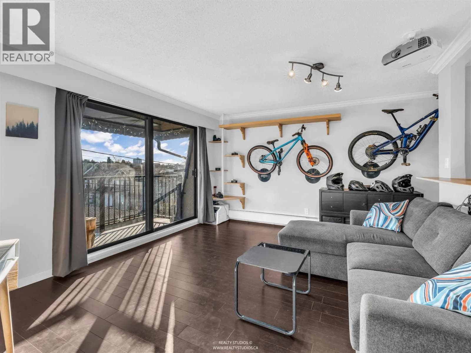 2222 CAMBRIDGE STREET, Vancouver