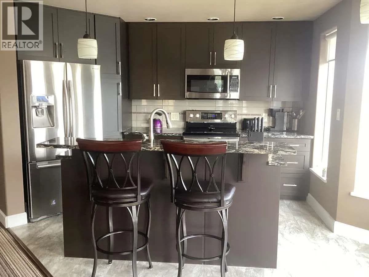 #801 1947 Underhill Street, Kelowna, BC photo 3