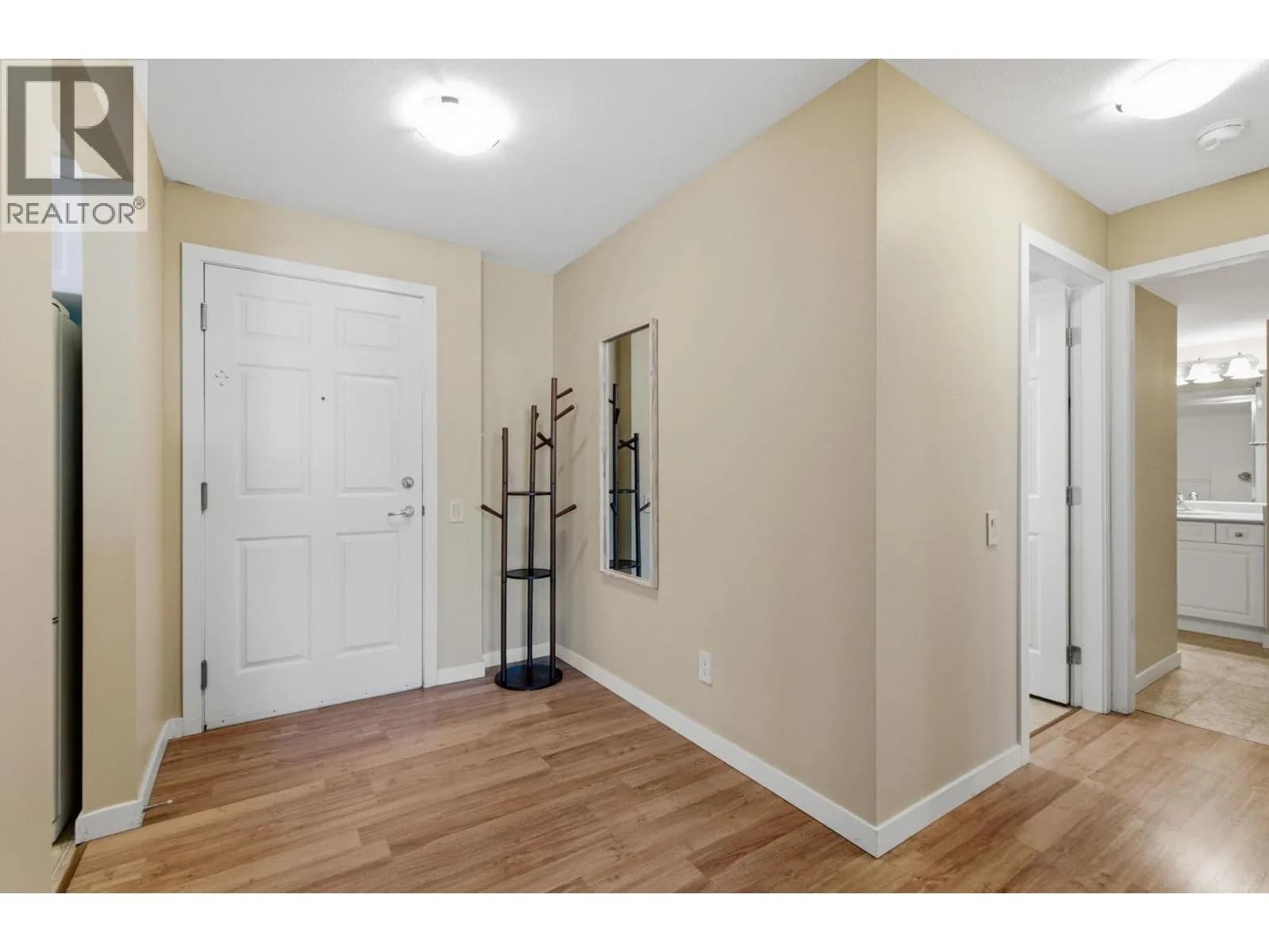 #220 515 Houghton Road, Kelowna, BC photo 2