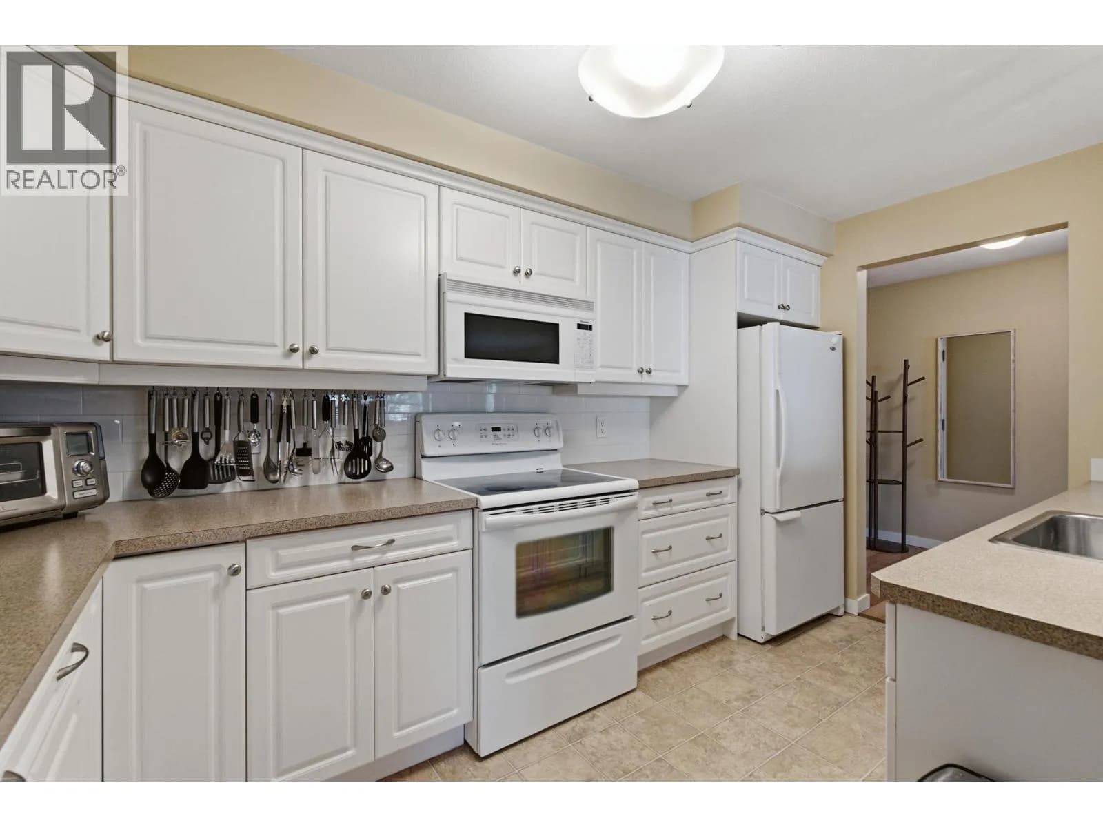 #220 515 Houghton Road, Kelowna, BC photo 5