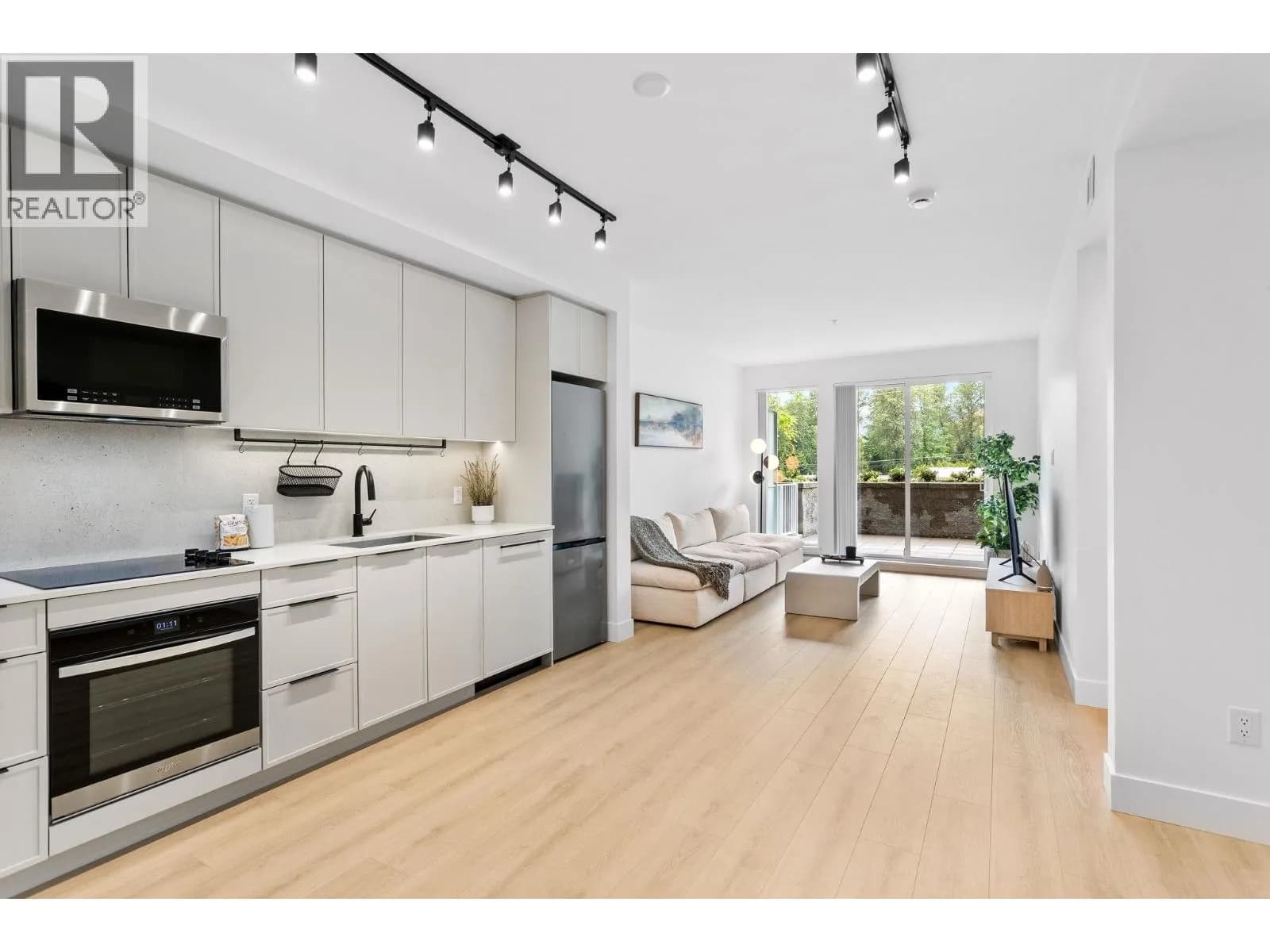 #216 3055 MURRAY STREET, Port Moody, BC photo 3
