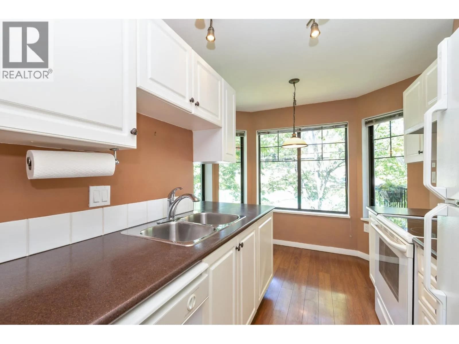 #402 102 BEGIN STREET, Coquitlam, BC photo 5