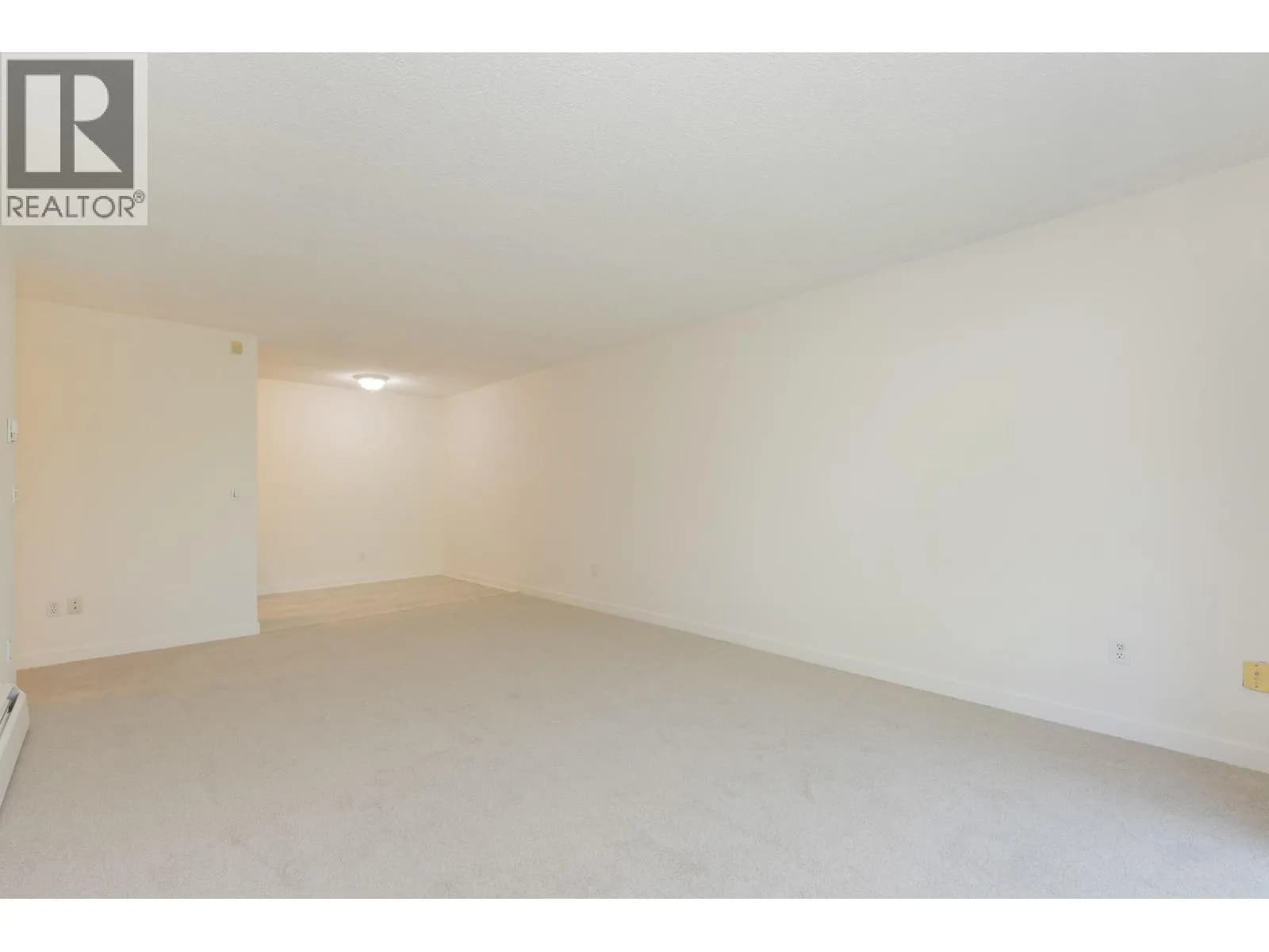 #301 535 BLUE MOUNTAIN STREET, Coquitlam, BC photo 5