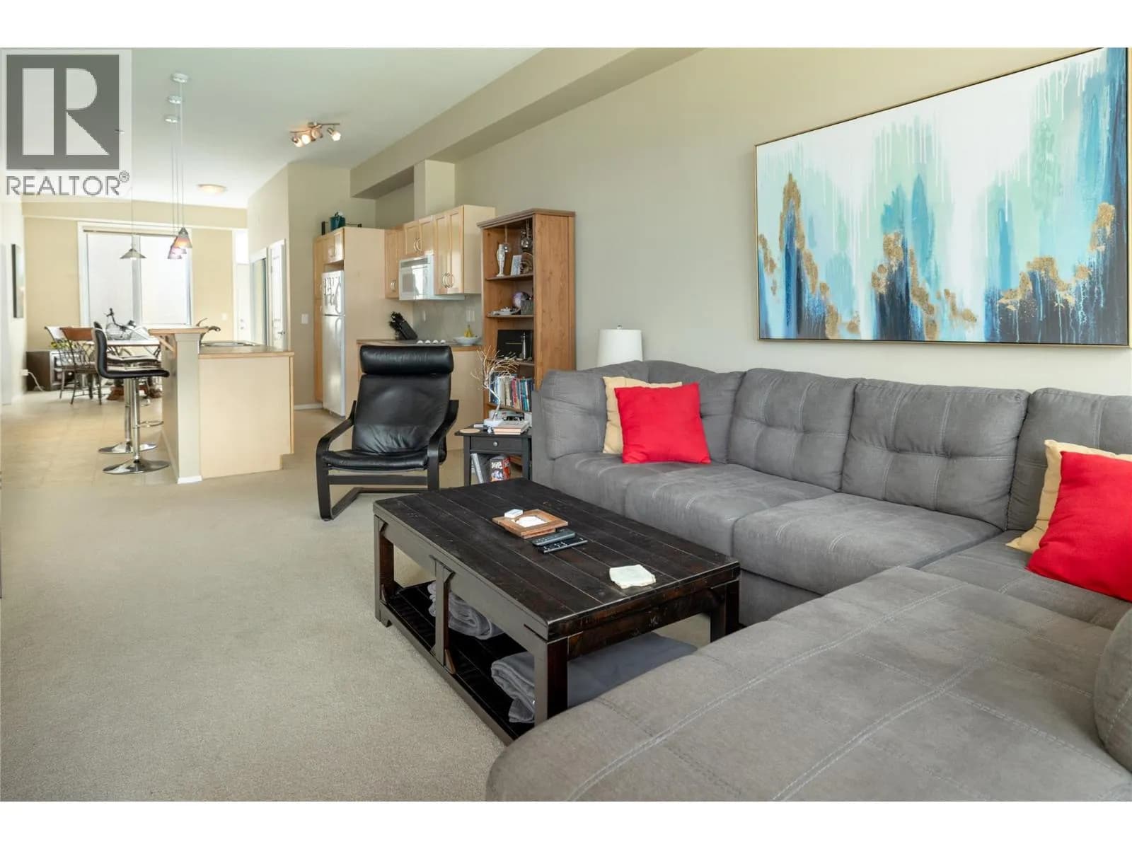 #408 1327 St Paul Street, Kelowna, BC photo 5