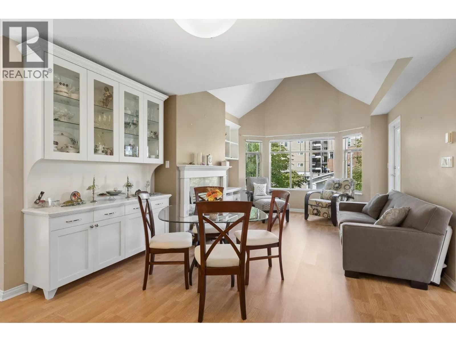 #505 2059 CHESTERFIELD AVENUE, North Vancouver, BC photo 2