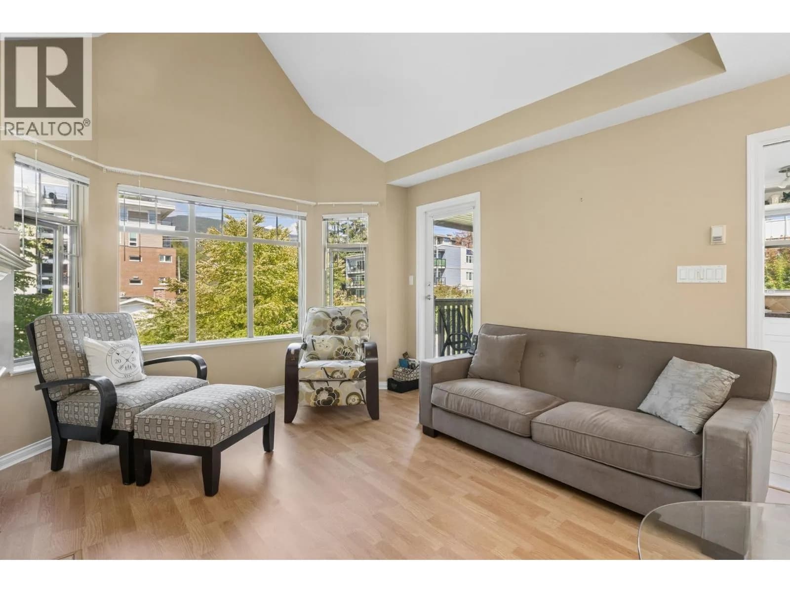 #505 2059 CHESTERFIELD AVENUE, North Vancouver, BC photo 5