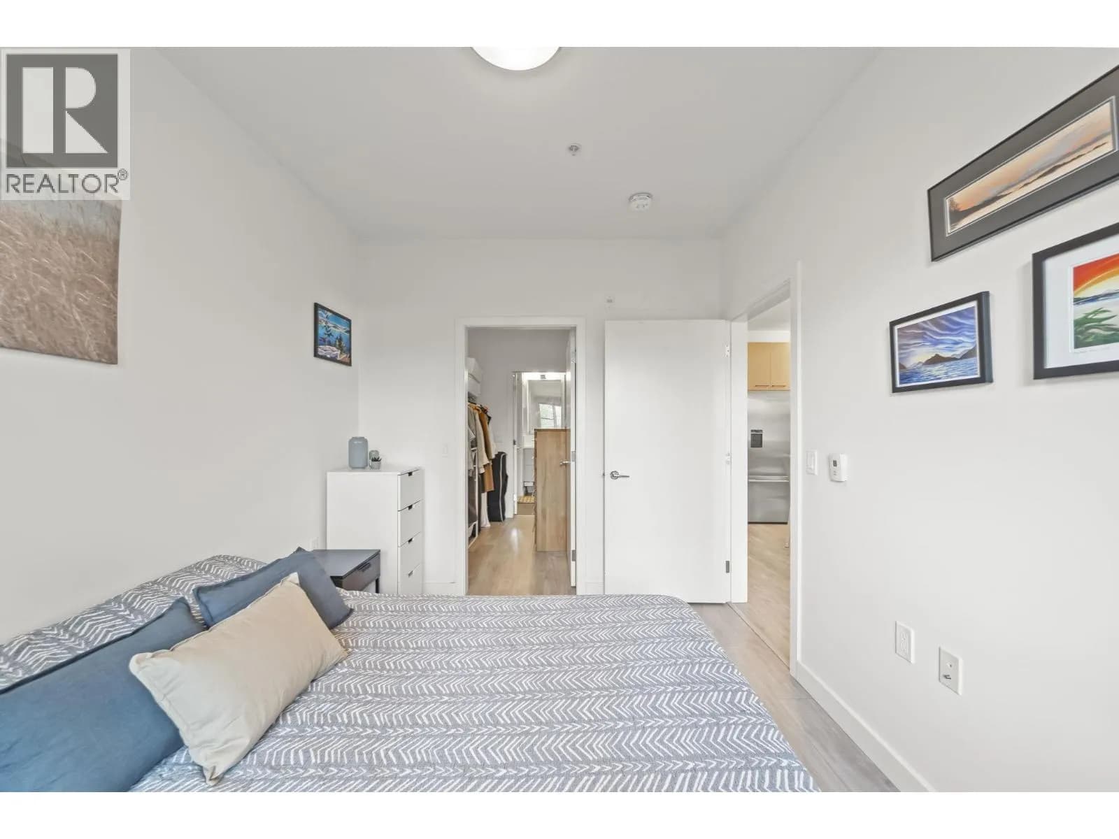 #214 1621 HAMILTON AVENUE, North Vancouver, BC photo 3