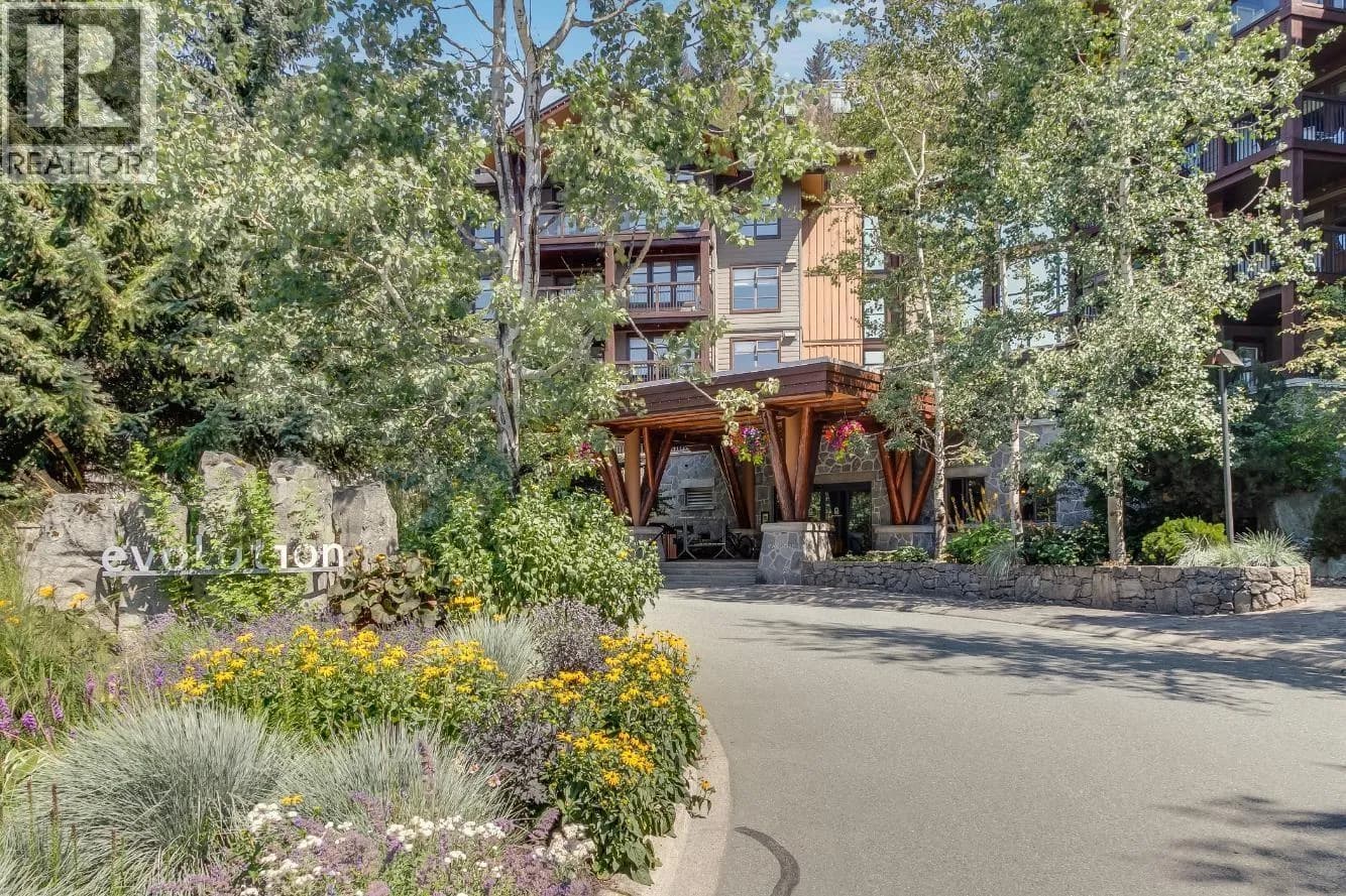 2020 LONDON LANE, Whistler
