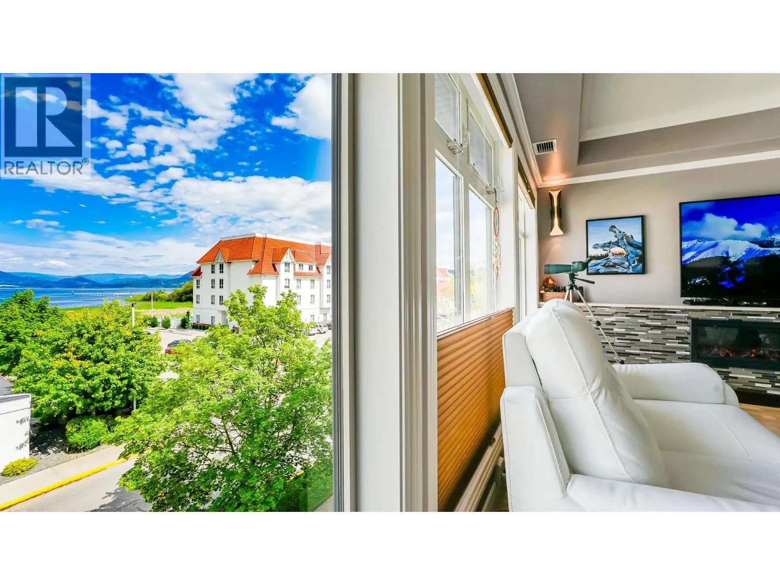 #302 160 Harbourfront Drive, Salmon Arm, BC photo 3