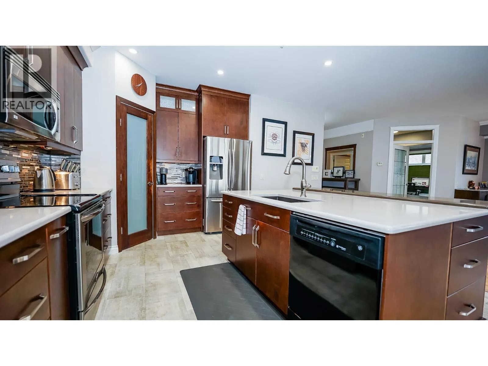 #302 160 Harbourfront Drive, Salmon Arm, BC photo 5