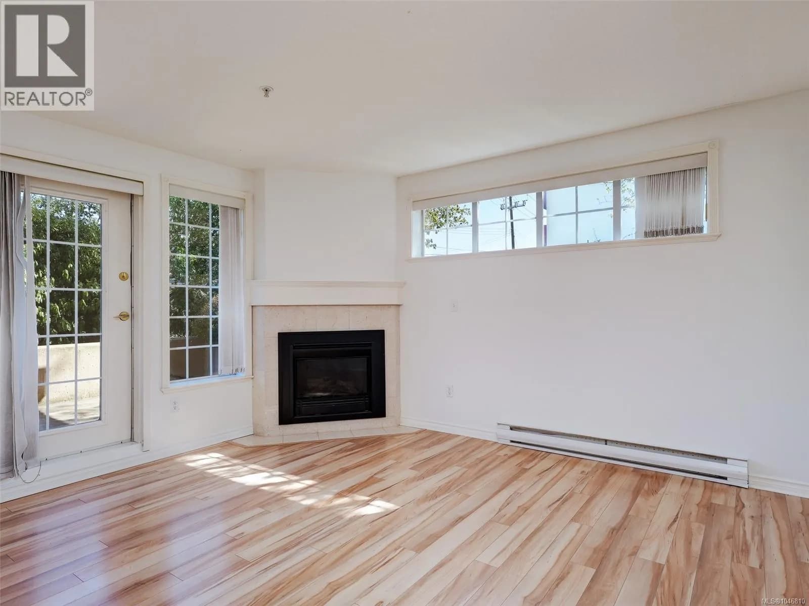 #109 1371 Hillside Ave, Victoria, BC photo 3