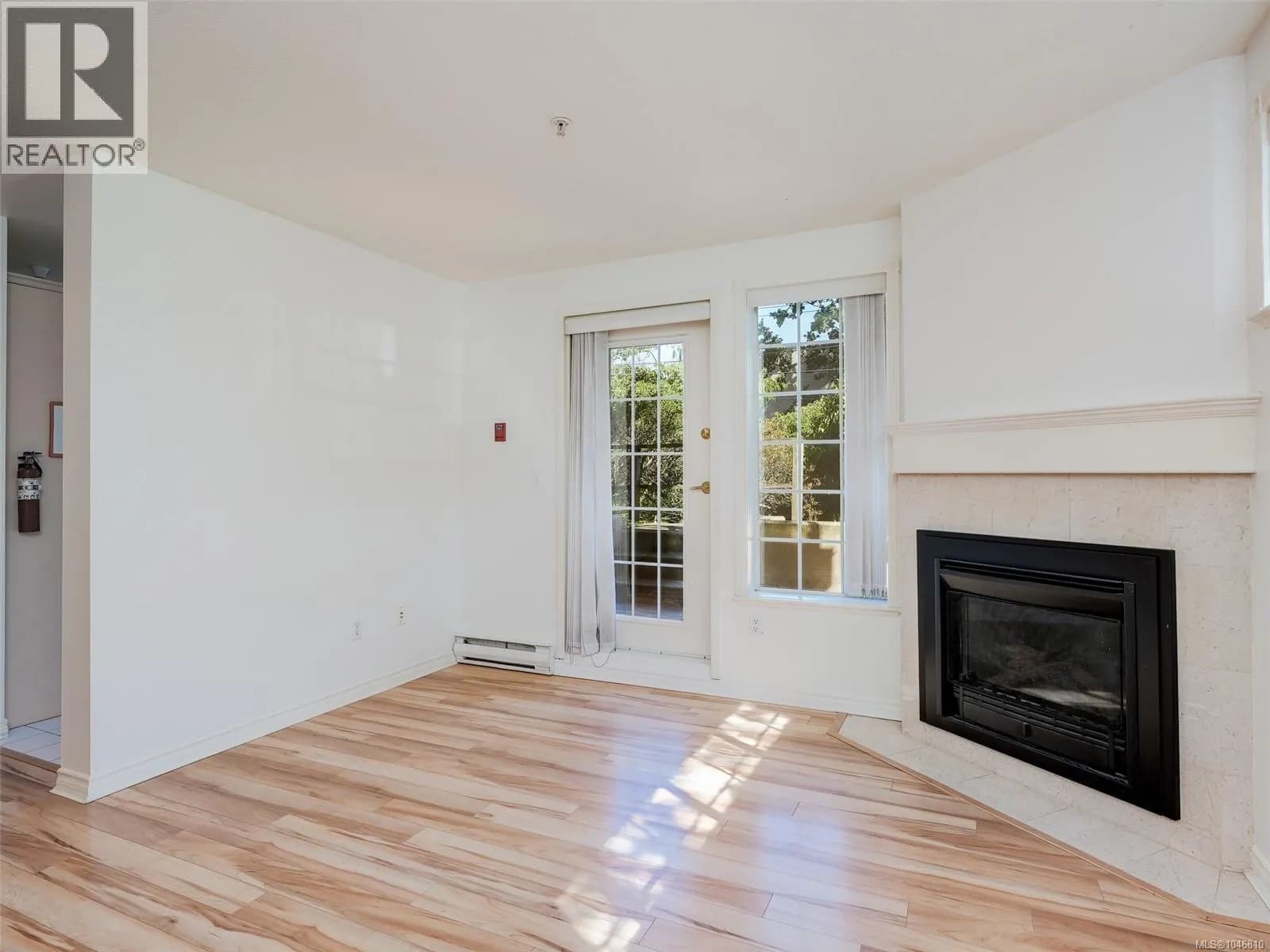 #109 1371 Hillside Ave, Victoria, BC photo 4
