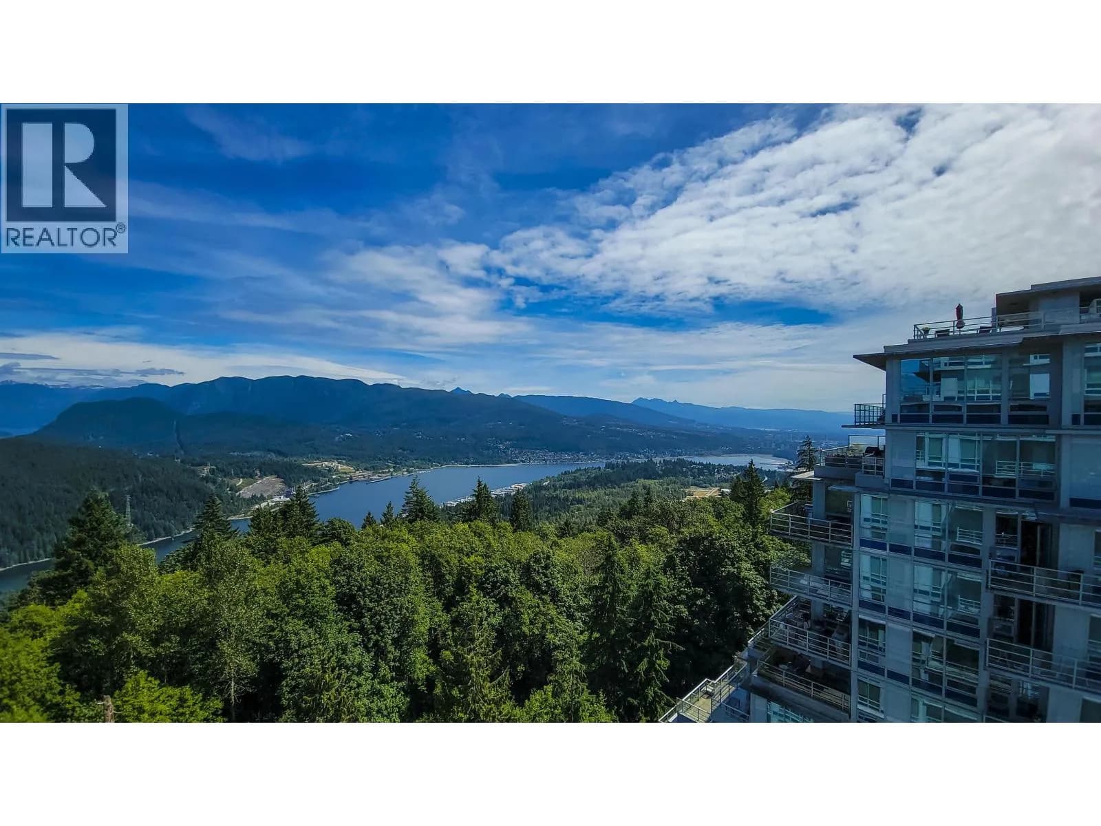 #1507 9060 UNIVERSITY CRESCENT, Burnaby, BC photo 2