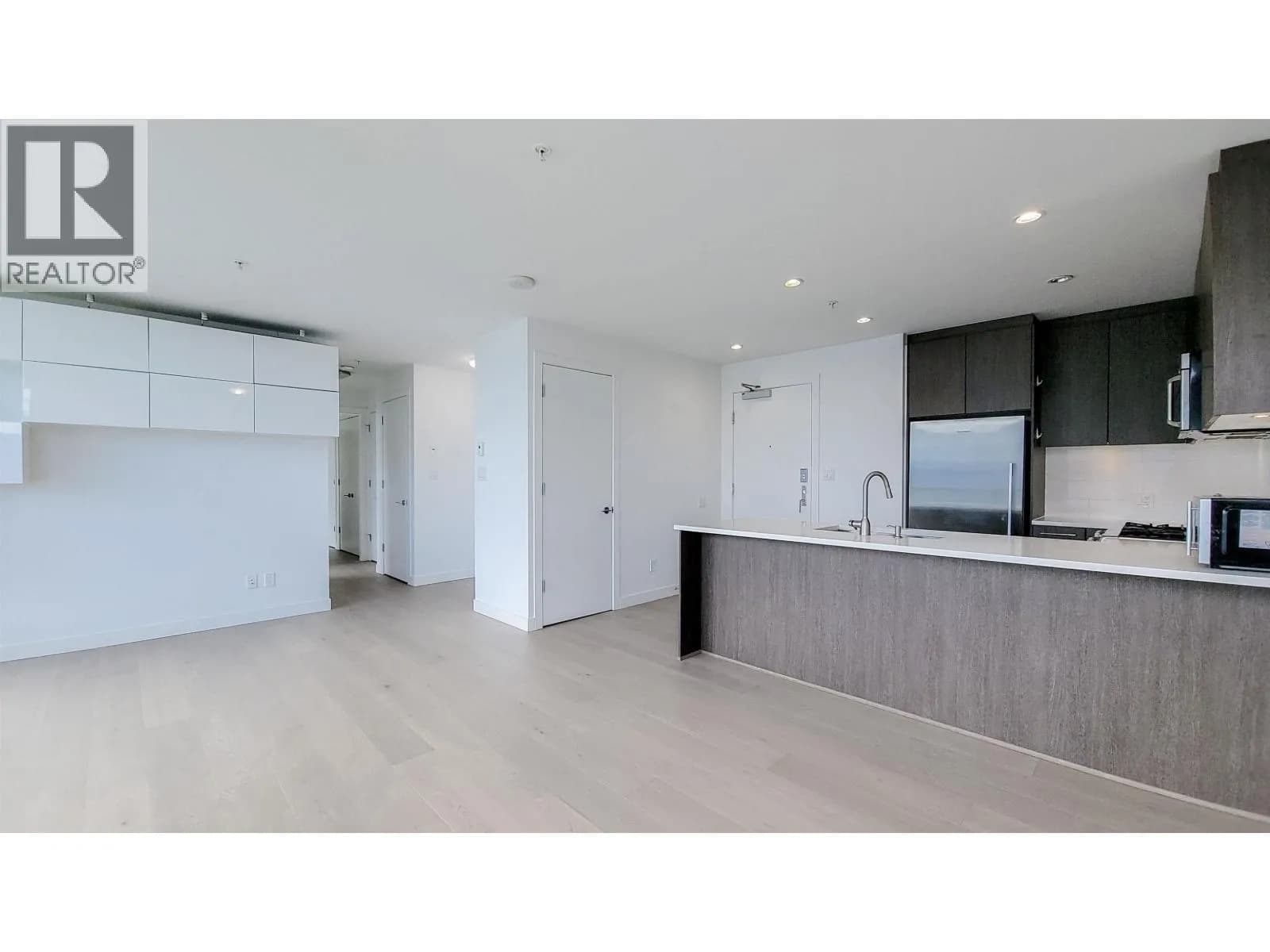 #1507 9060 UNIVERSITY CRESCENT, Burnaby, BC photo 5
