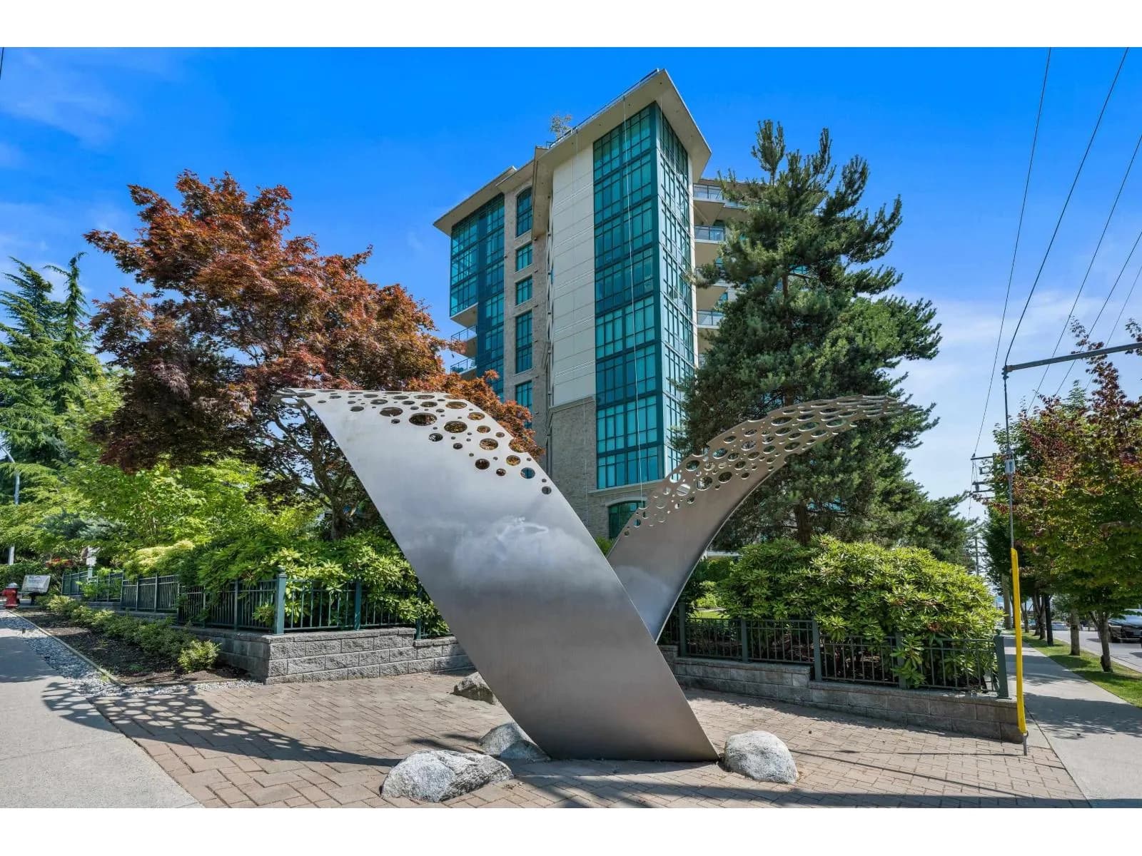 14824 NORTH BLUFF ROAD, White Rock