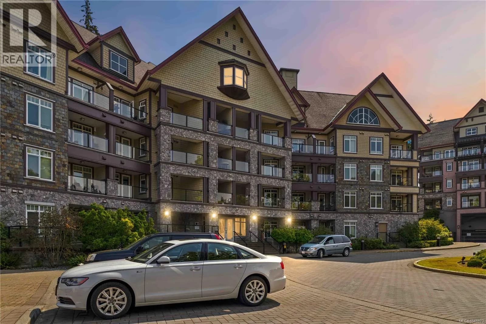 #306 1375 Bear Mountain Pkwy, Langford, BC photo 2