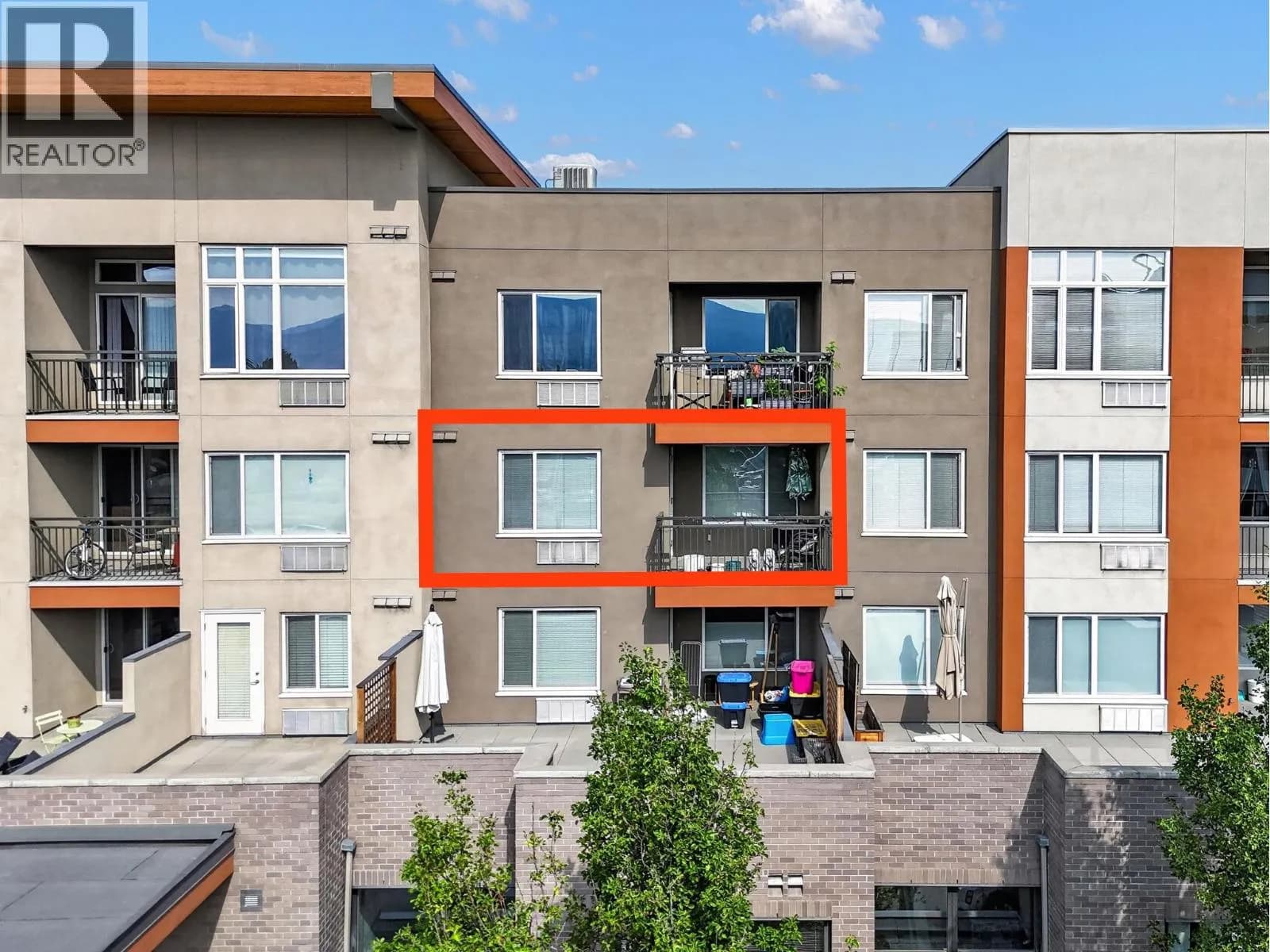 #306 1550 Dickson Avenue, Kelowna, BC photo 5