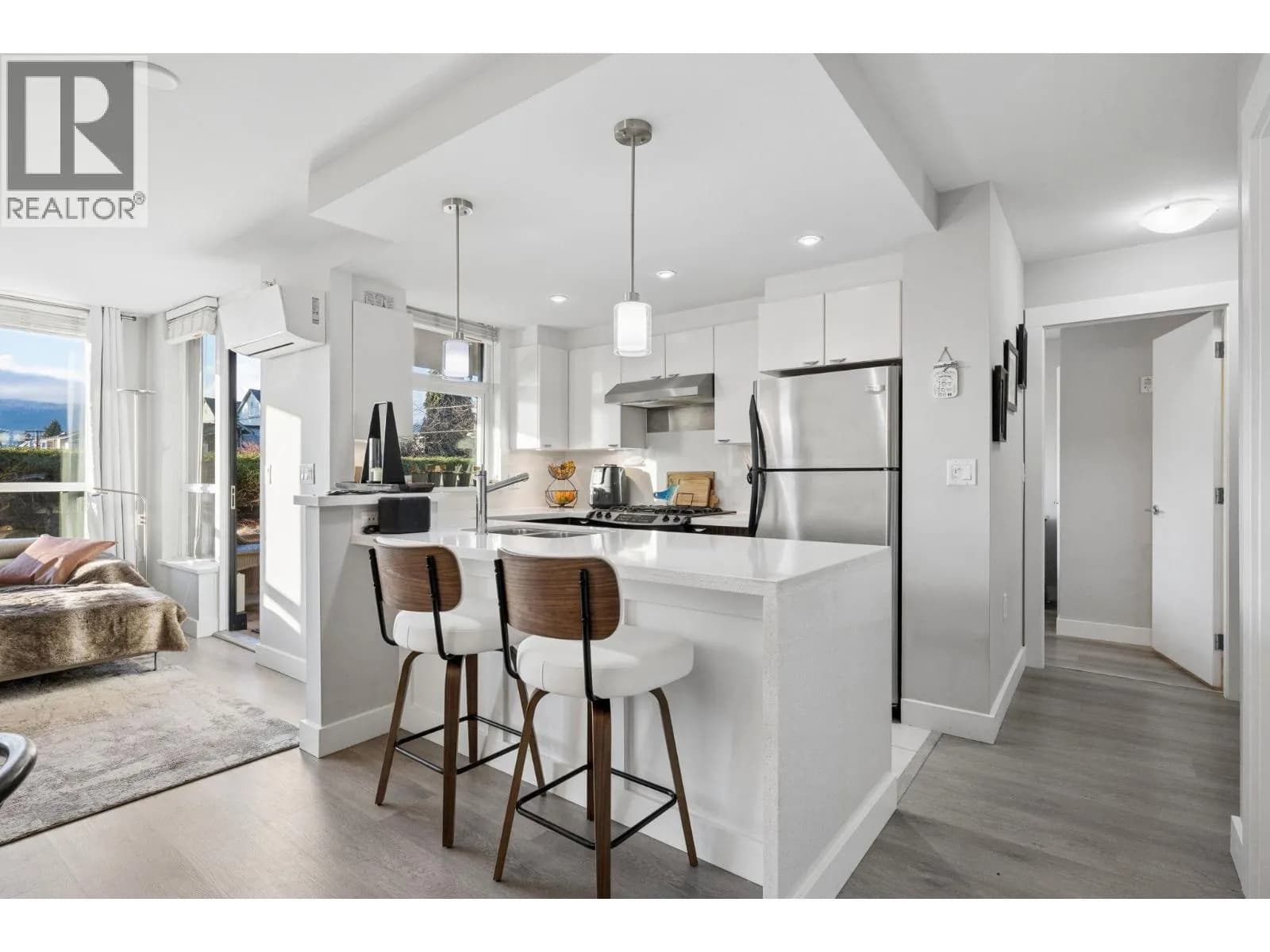 #308 160 W 3RD STREET, North Vancouver, BC photo 4
