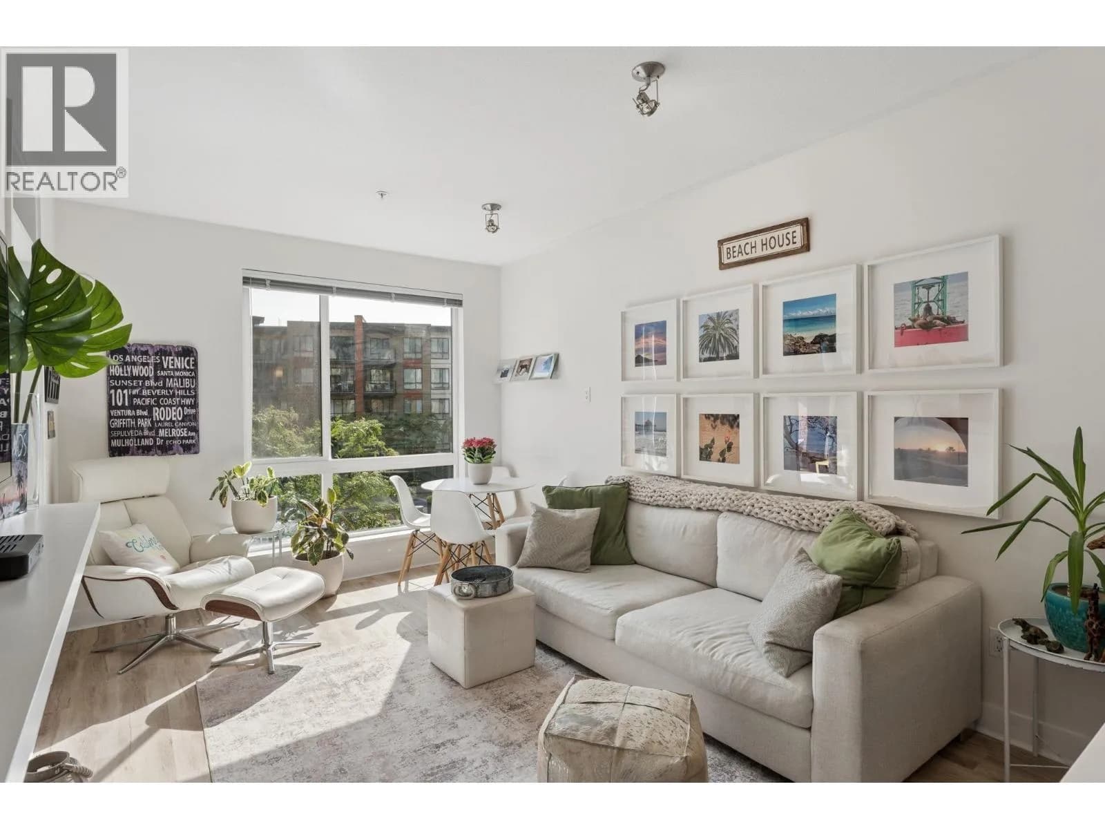 733 W 3RD STREET, North Vancouver