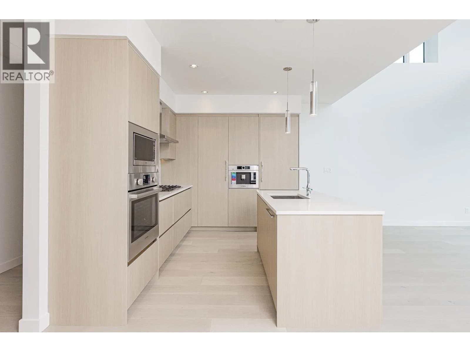 #4907 4730 LOUGHEED HIGHWAY, Burnaby, BC photo 2
