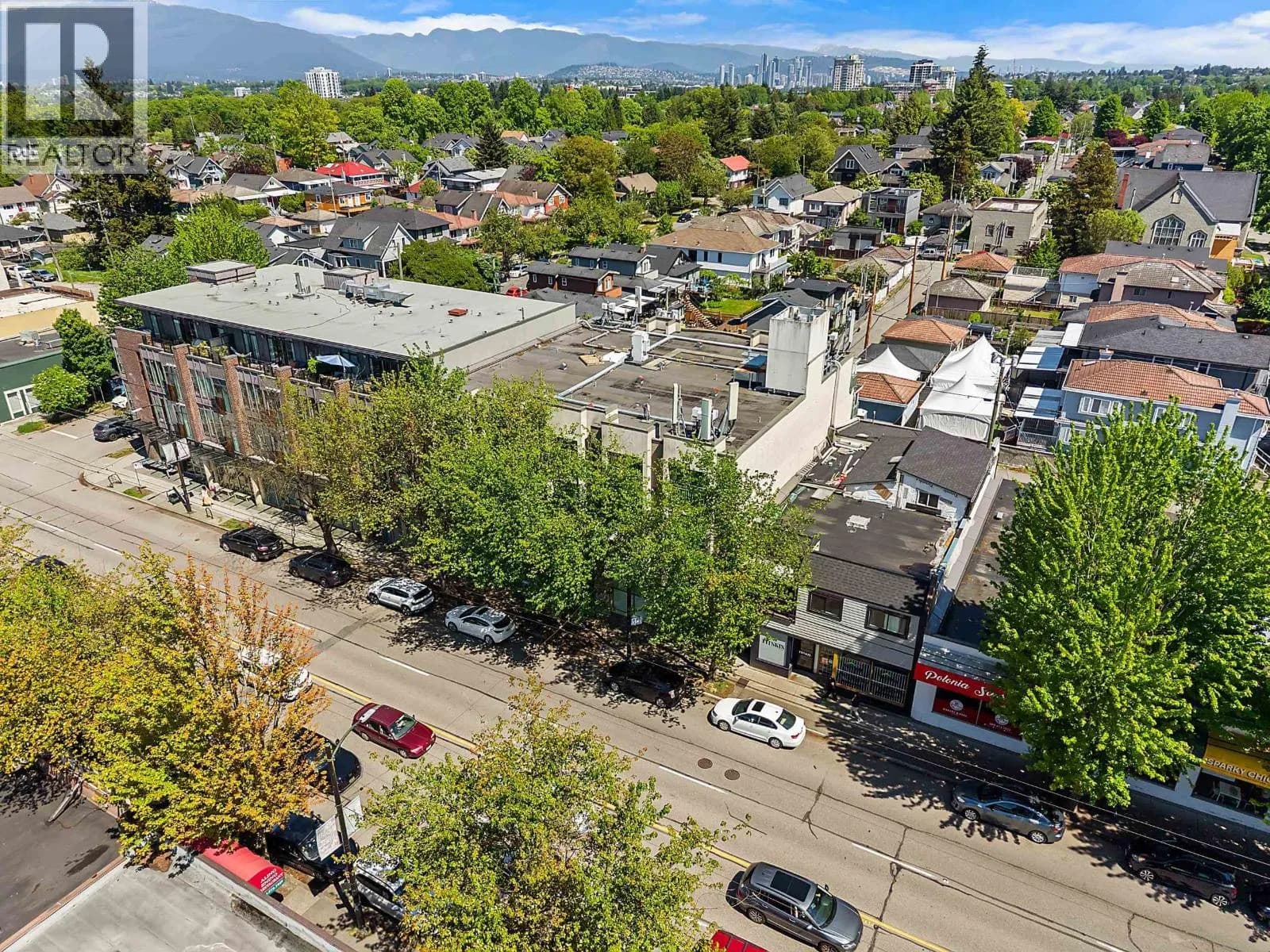 #301 4372 FRASER STREET, Vancouver, BC photo 3