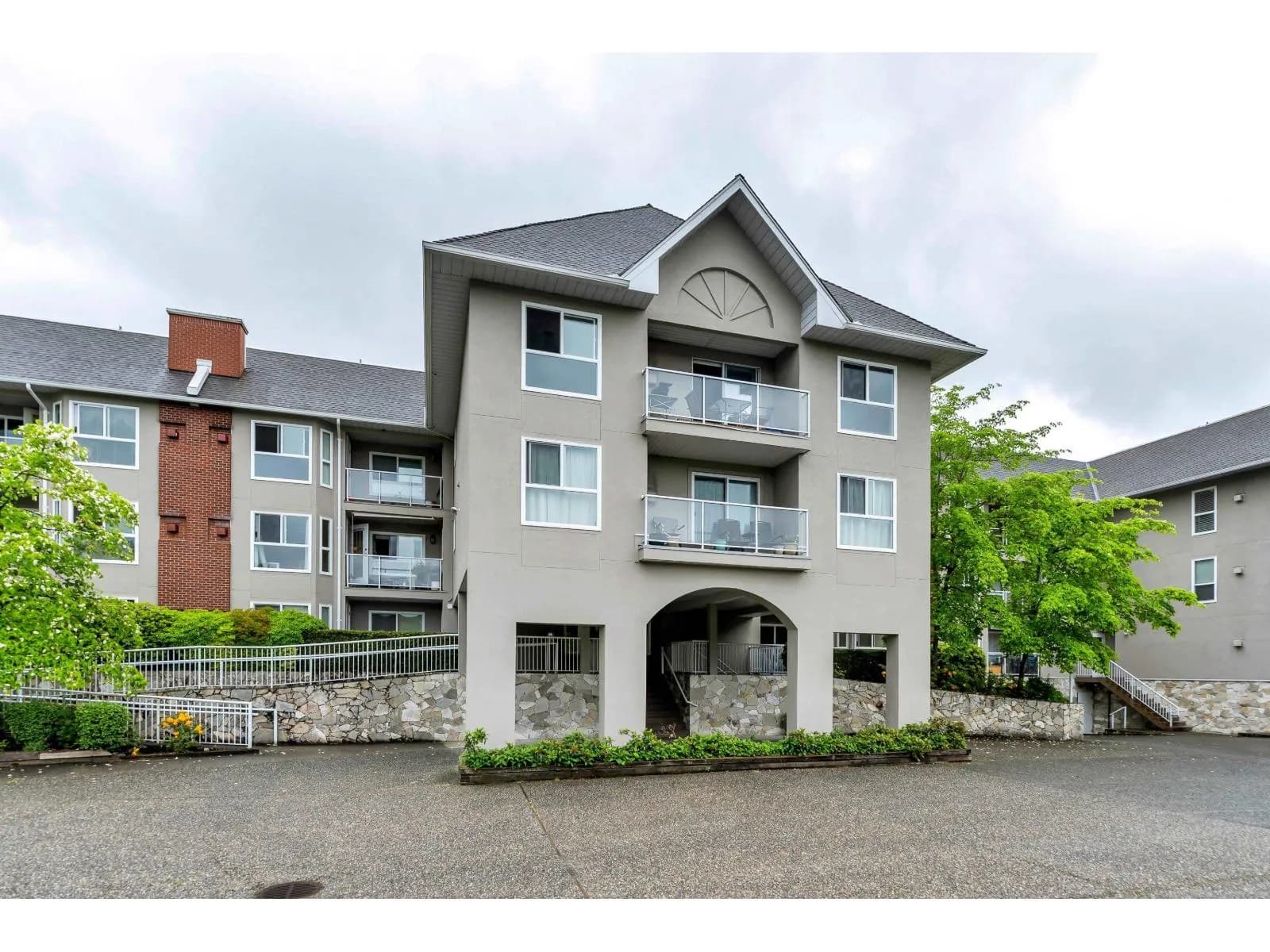 #203 19835 64 AVENUE, Langley, BC photo 1