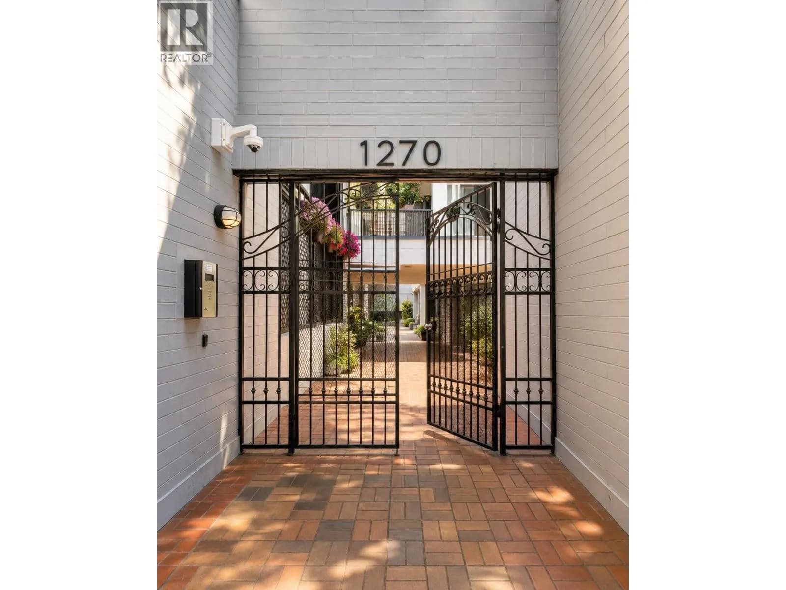 1270 ROBSON STREET, Vancouver