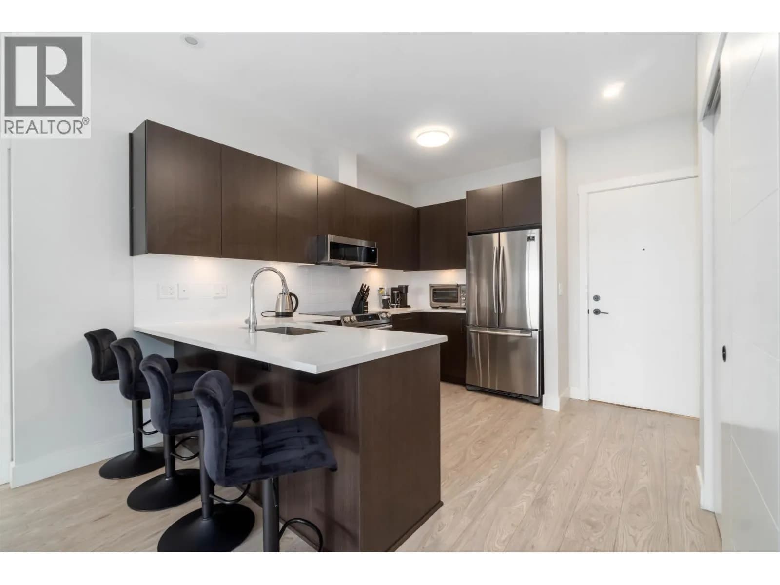 #409 1633 TATLOW AVENUE, North Vancouver, BC photo 5
