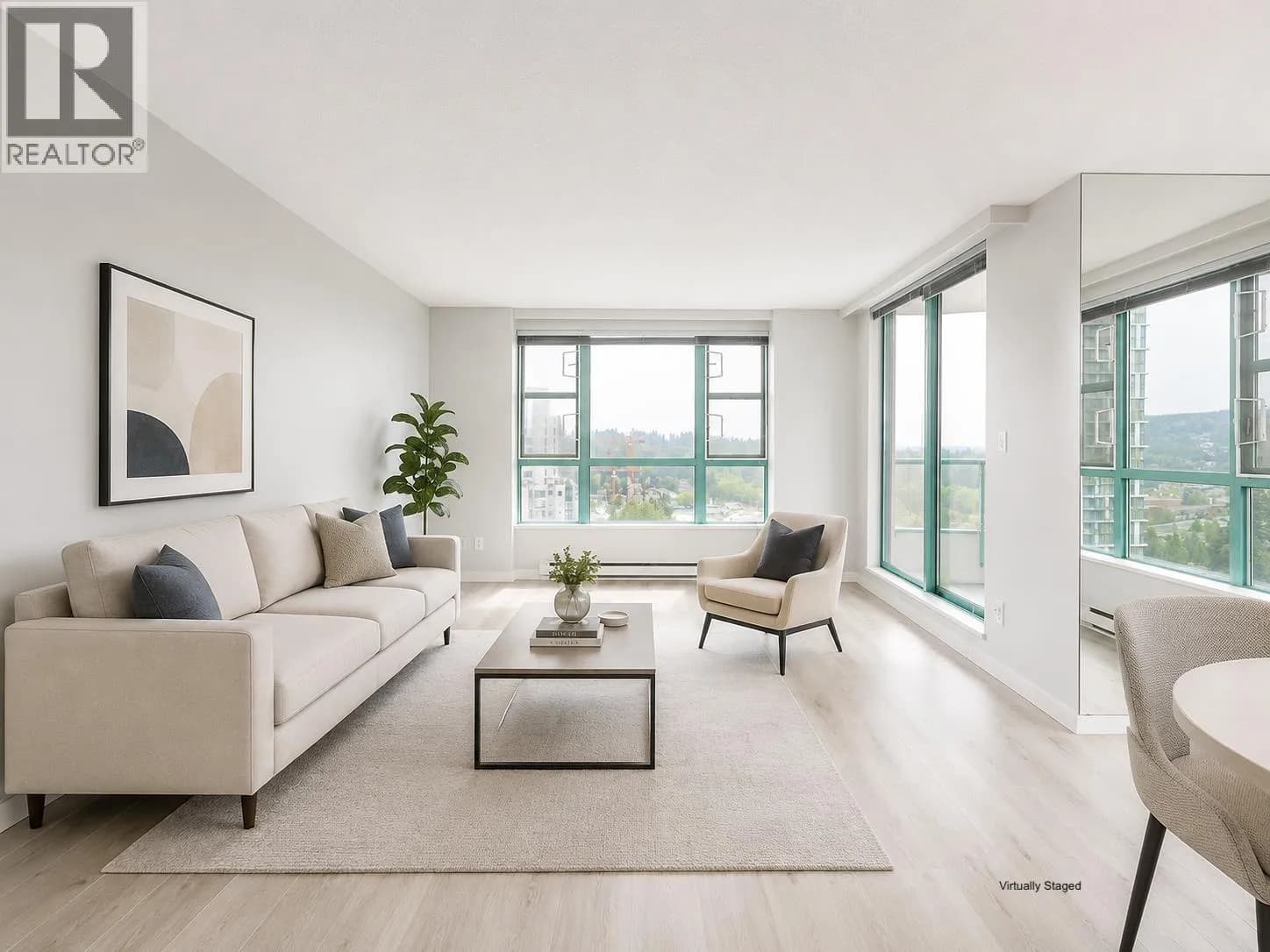 #1704 3071 GLEN DRIVE, Coquitlam, BC photo 2
