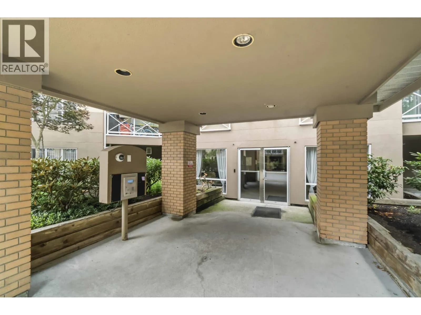 #422 2551 PARKVIEW LANE, Port Coquitlam, BC photo 2