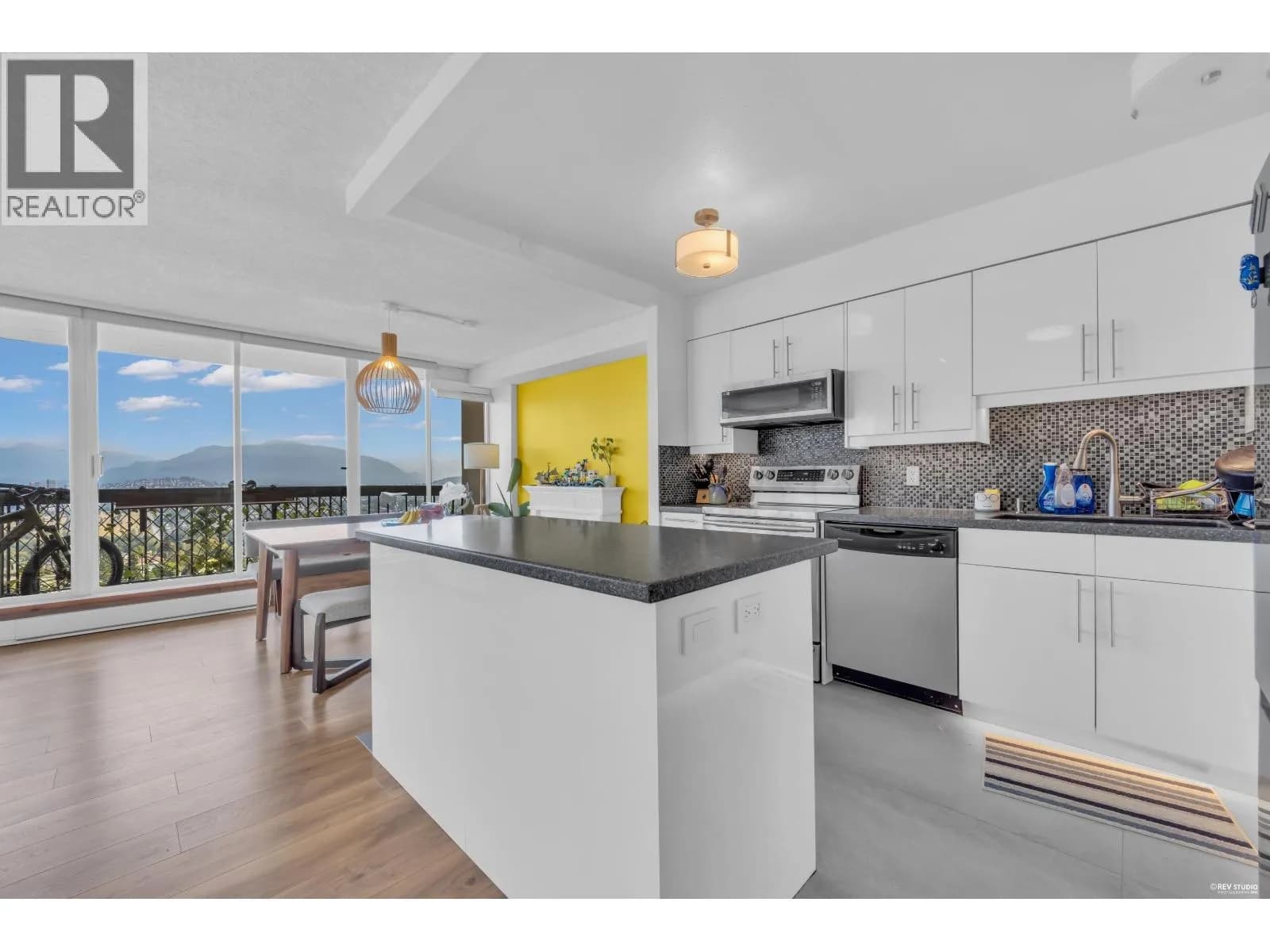 #2006 6540 BURLINGTON AVENUE, Burnaby, BC photo 3