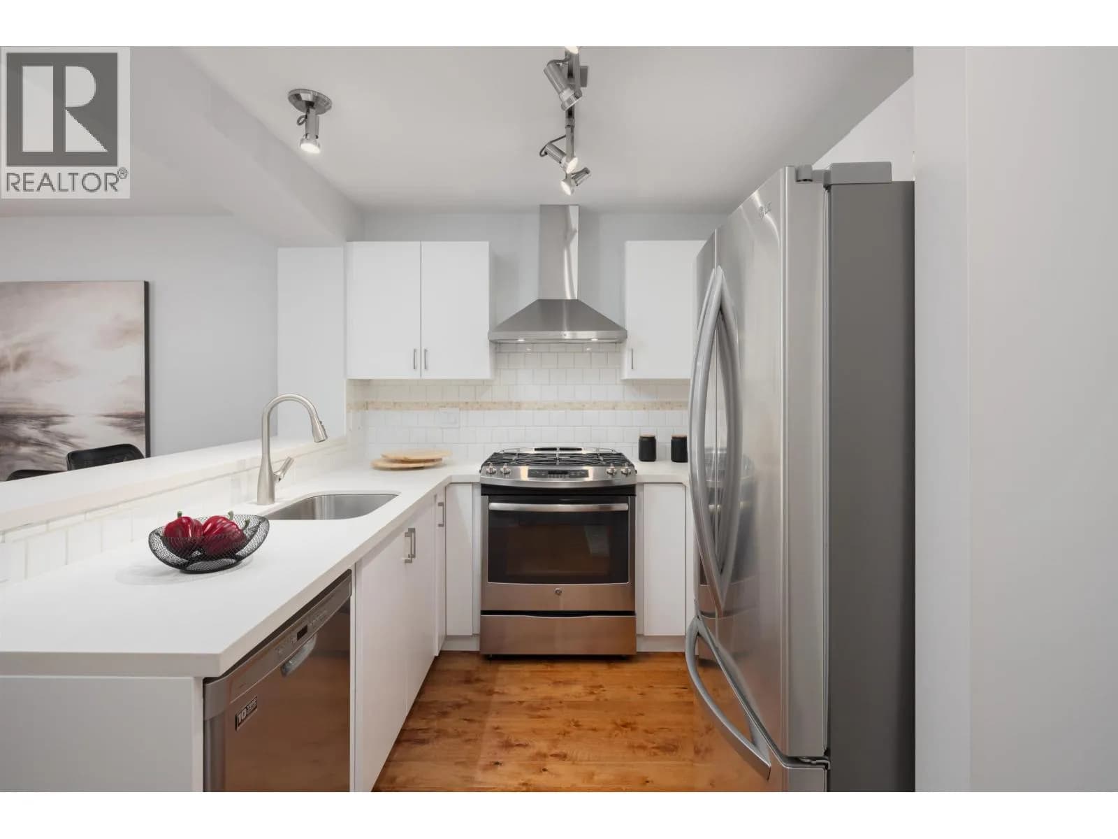 #301 2958 SILVER SPRINGS BOULEVARD, Coquitlam, BC photo 2