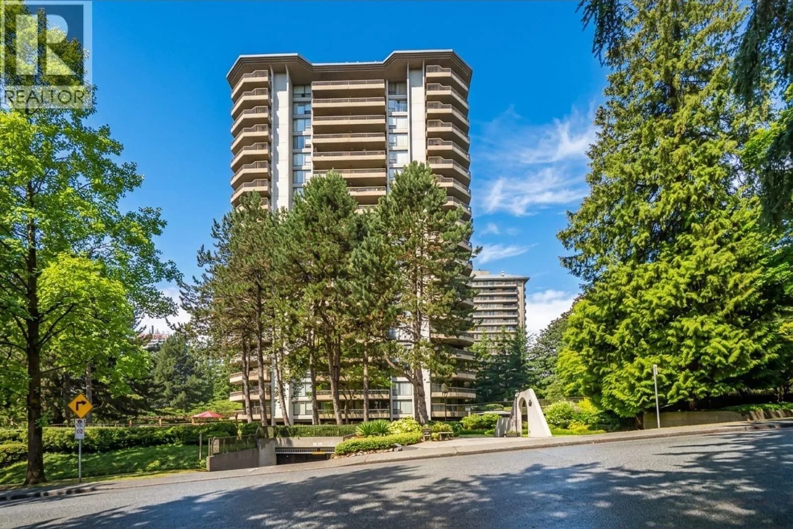 2041 BELLWOOD AVENUE, Burnaby