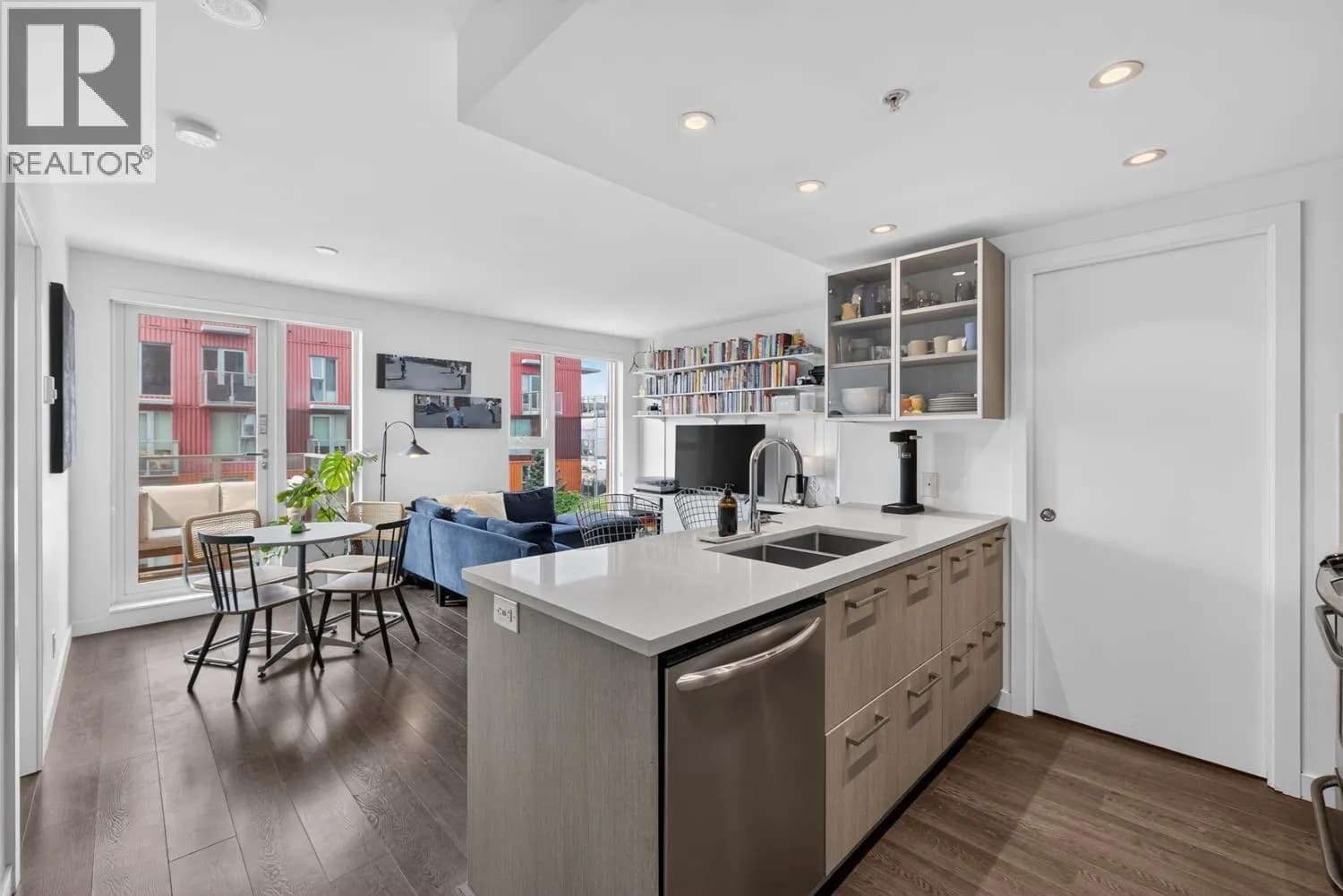 #1009 983 E HASTINGS STREET, Vancouver, BC photo 2