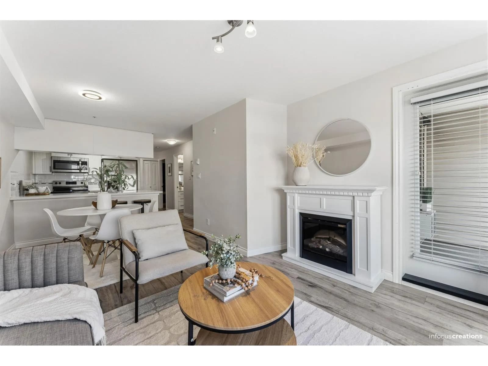 #215 5650 201A STREET STREET, Langley, BC photo 2