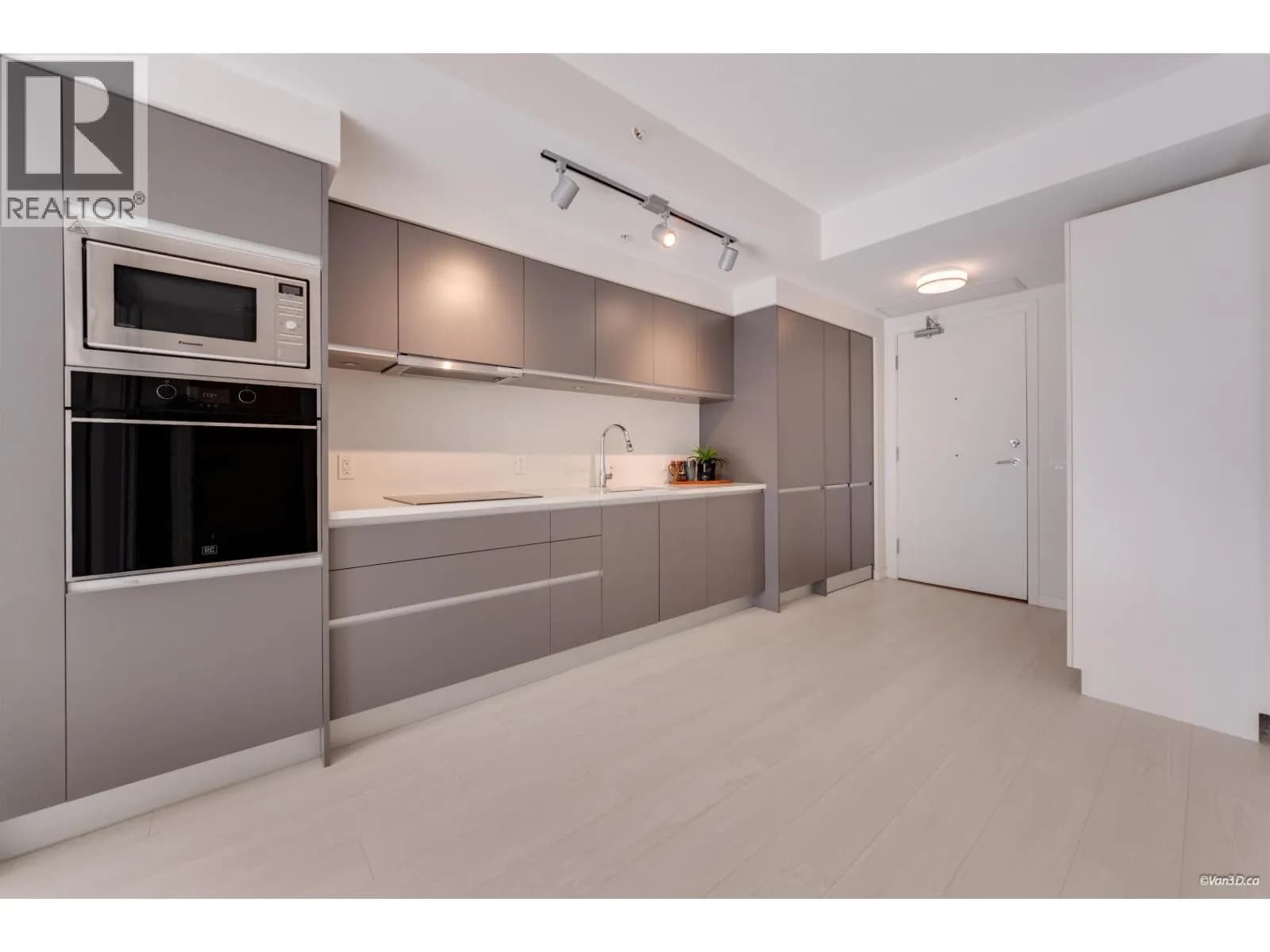 #628 180 E 2ND AVENUE, Vancouver, BC photo 2