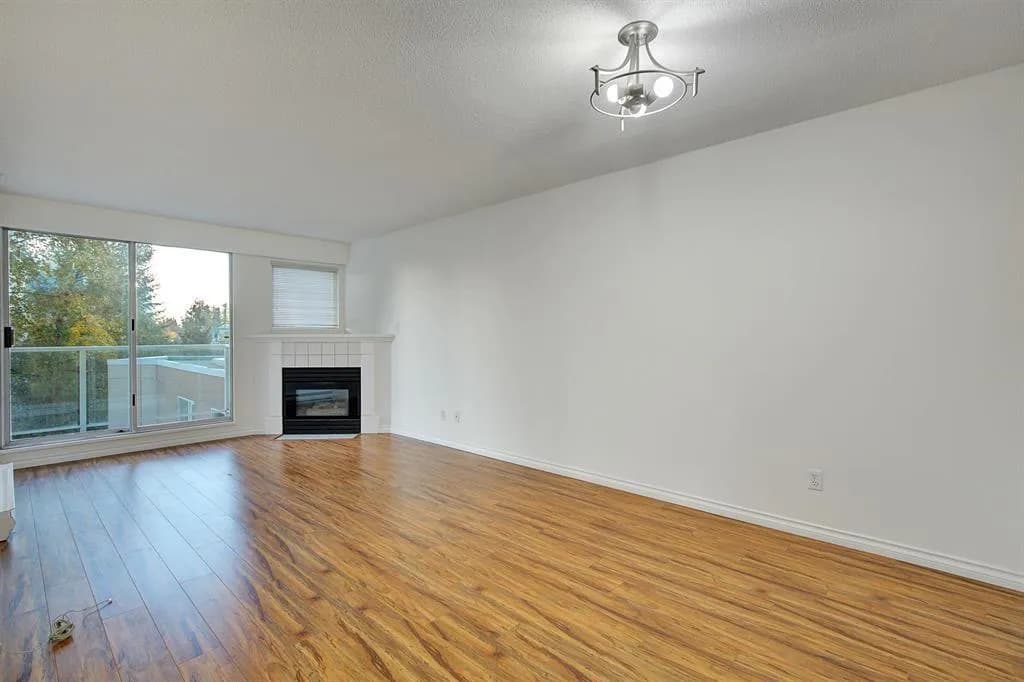 #507 9830 WHALLEY BOULEVARD, Surrey, BC photo 2
