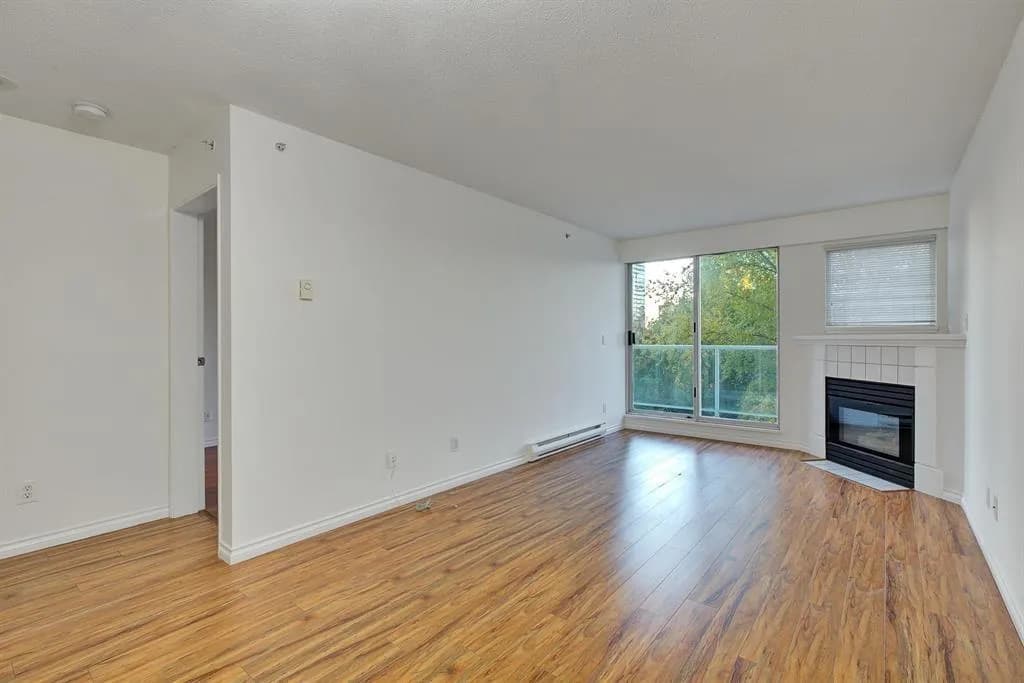 #507 9830 WHALLEY BOULEVARD, Surrey, BC photo 4