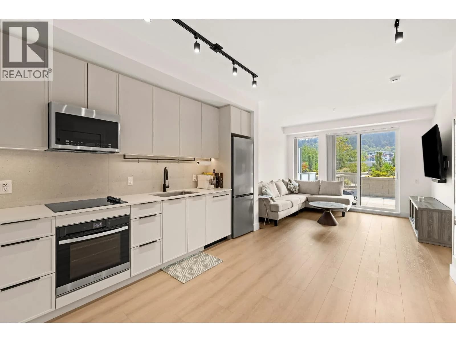#207 3055 MURRAY STREET, Port Moody, BC photo 4