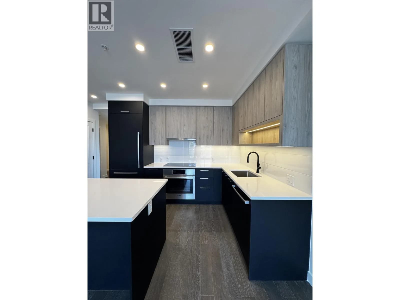 #211 8398 OAK STREET, Vancouver, BC photo 2