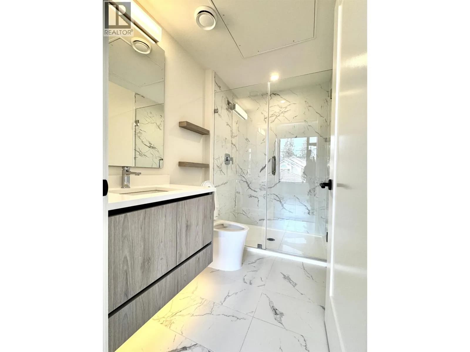 #211 8398 OAK STREET, Vancouver, BC photo 4