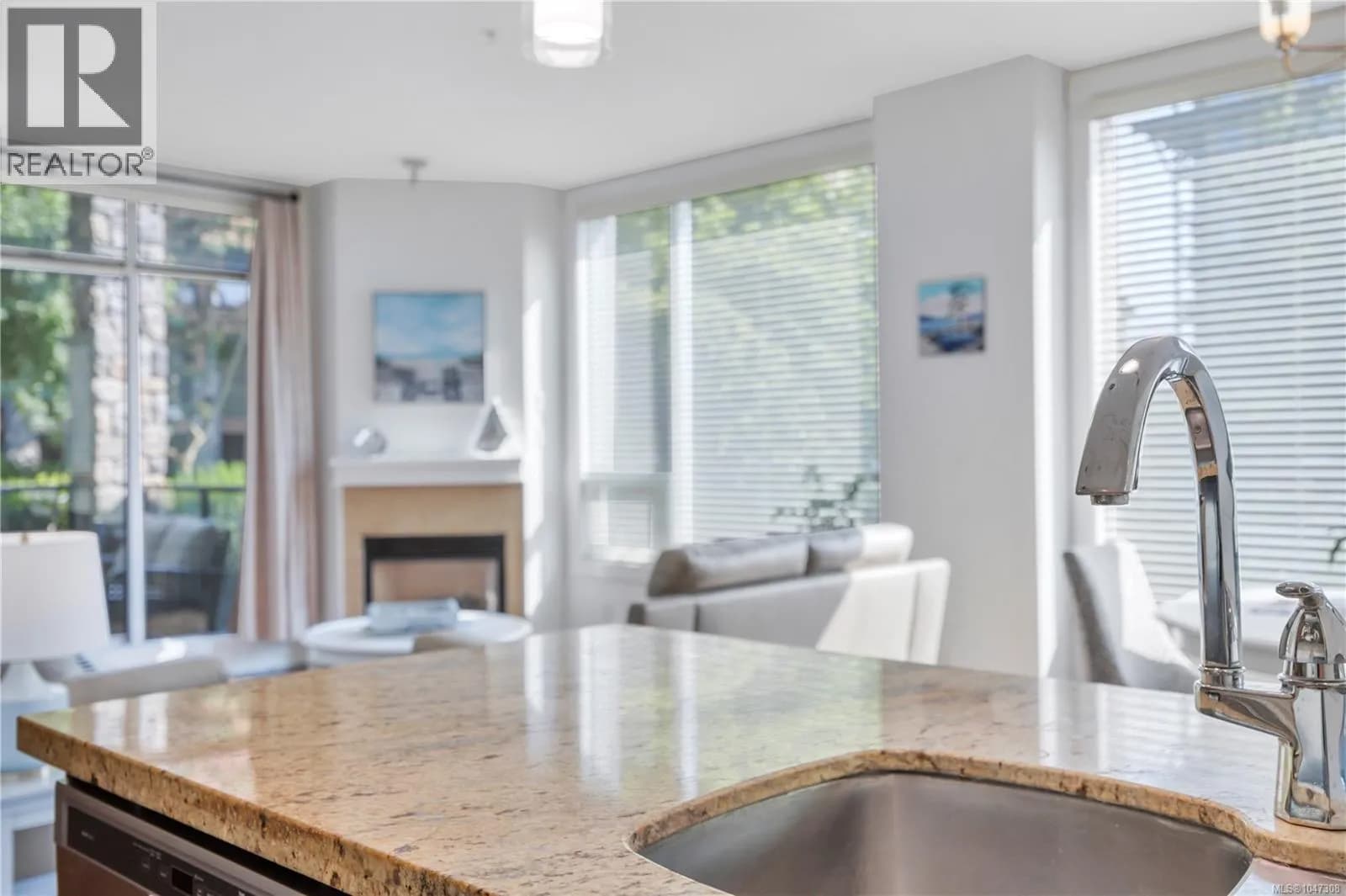 #103 194 Beachside Dr, Parksville, BC photo 3