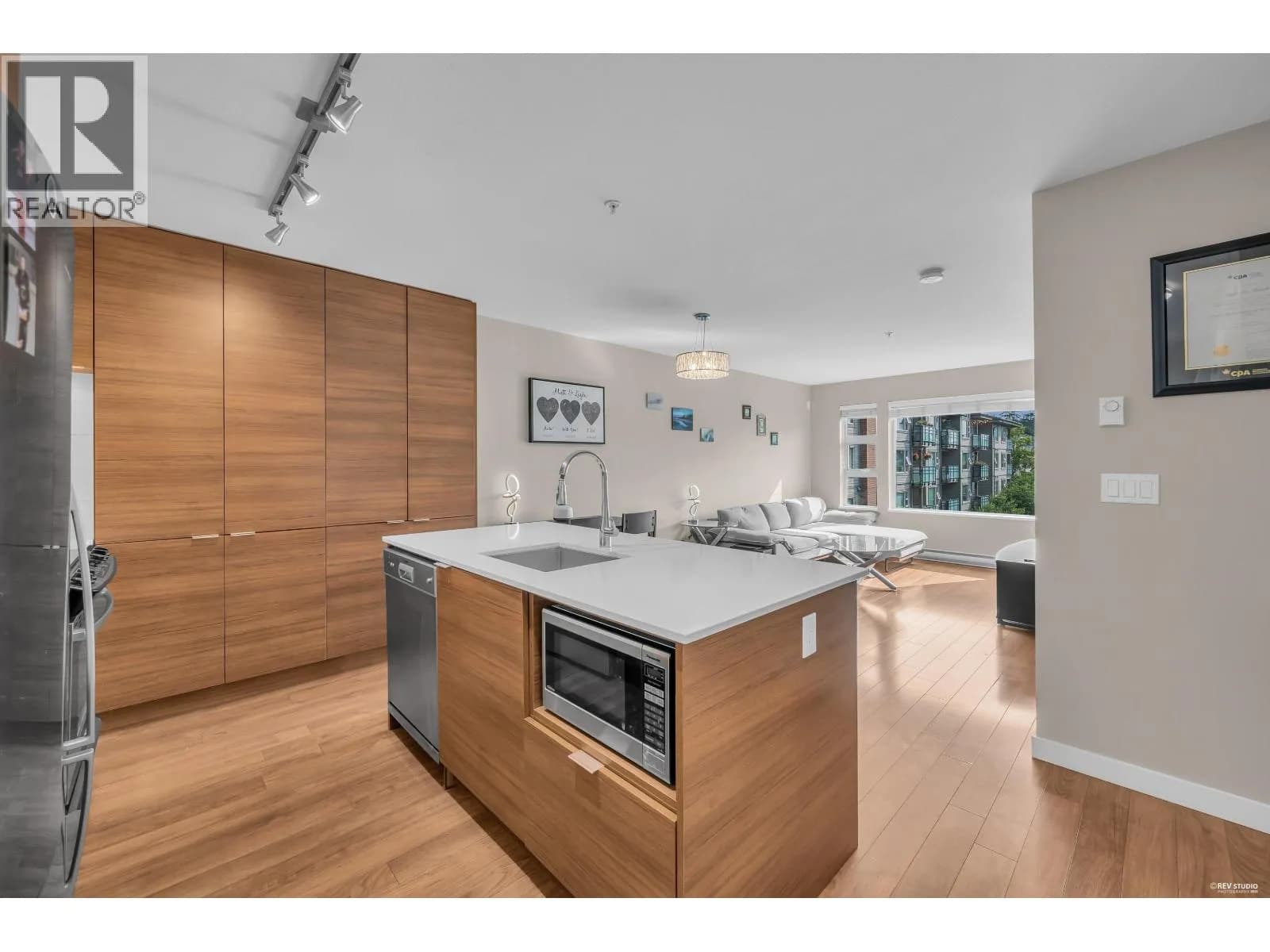 1677 LLOYD AVENUE, North Vancouver