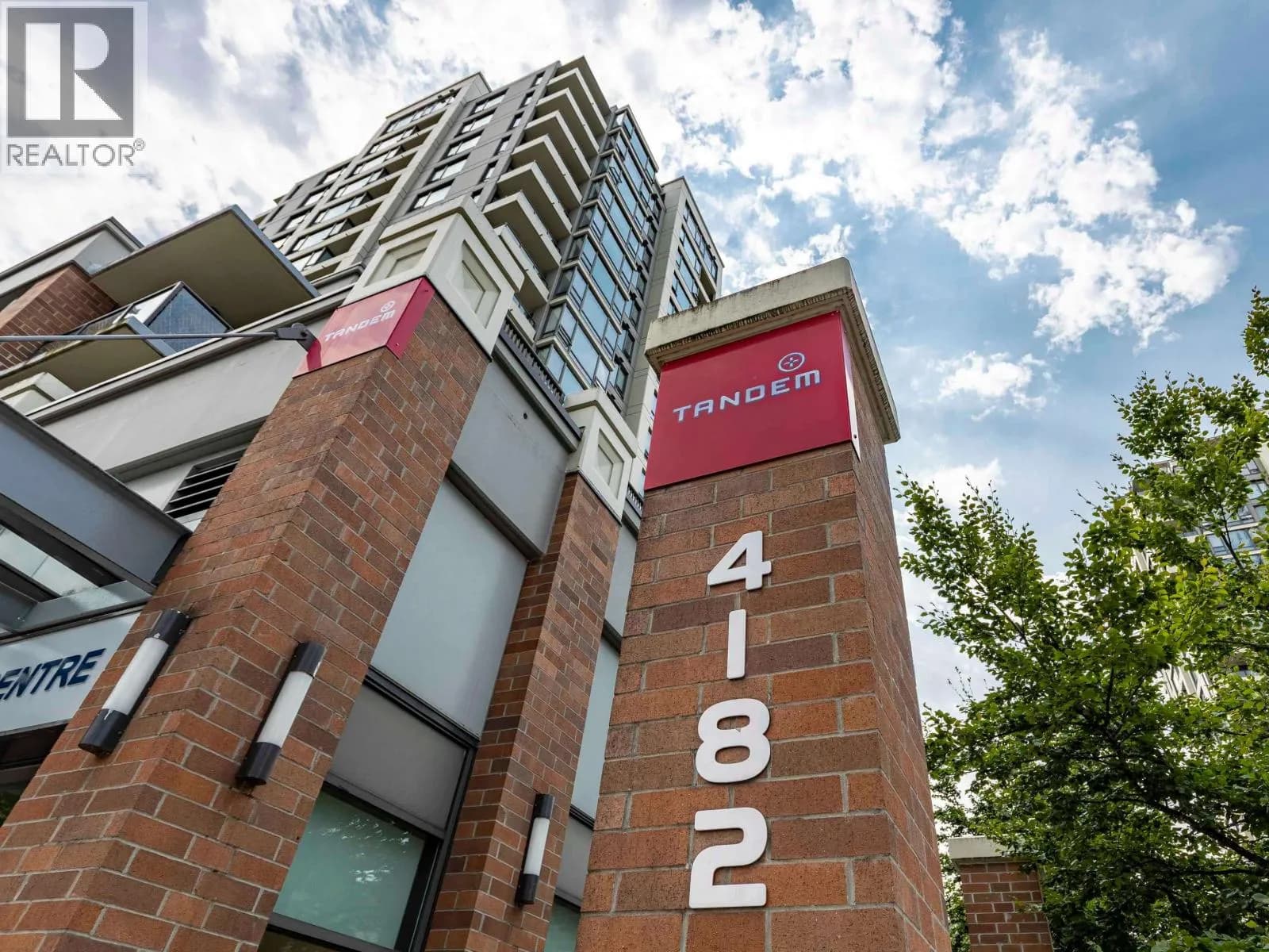 #PH1 4182 DAWSON STREET, Burnaby, BC photo 2