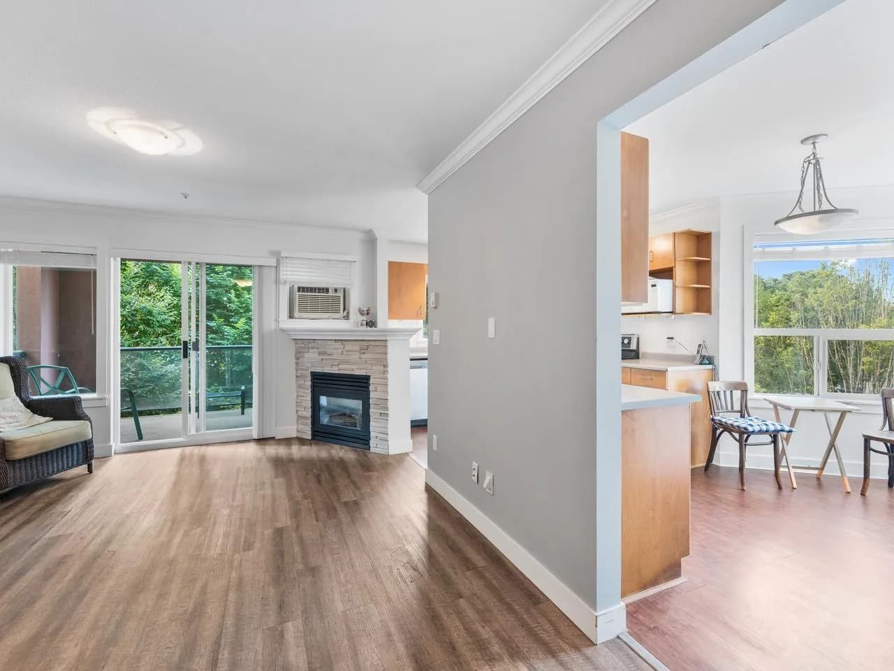 #303 20239 MICHAUD CRESCENT, Langley, BC photo 3