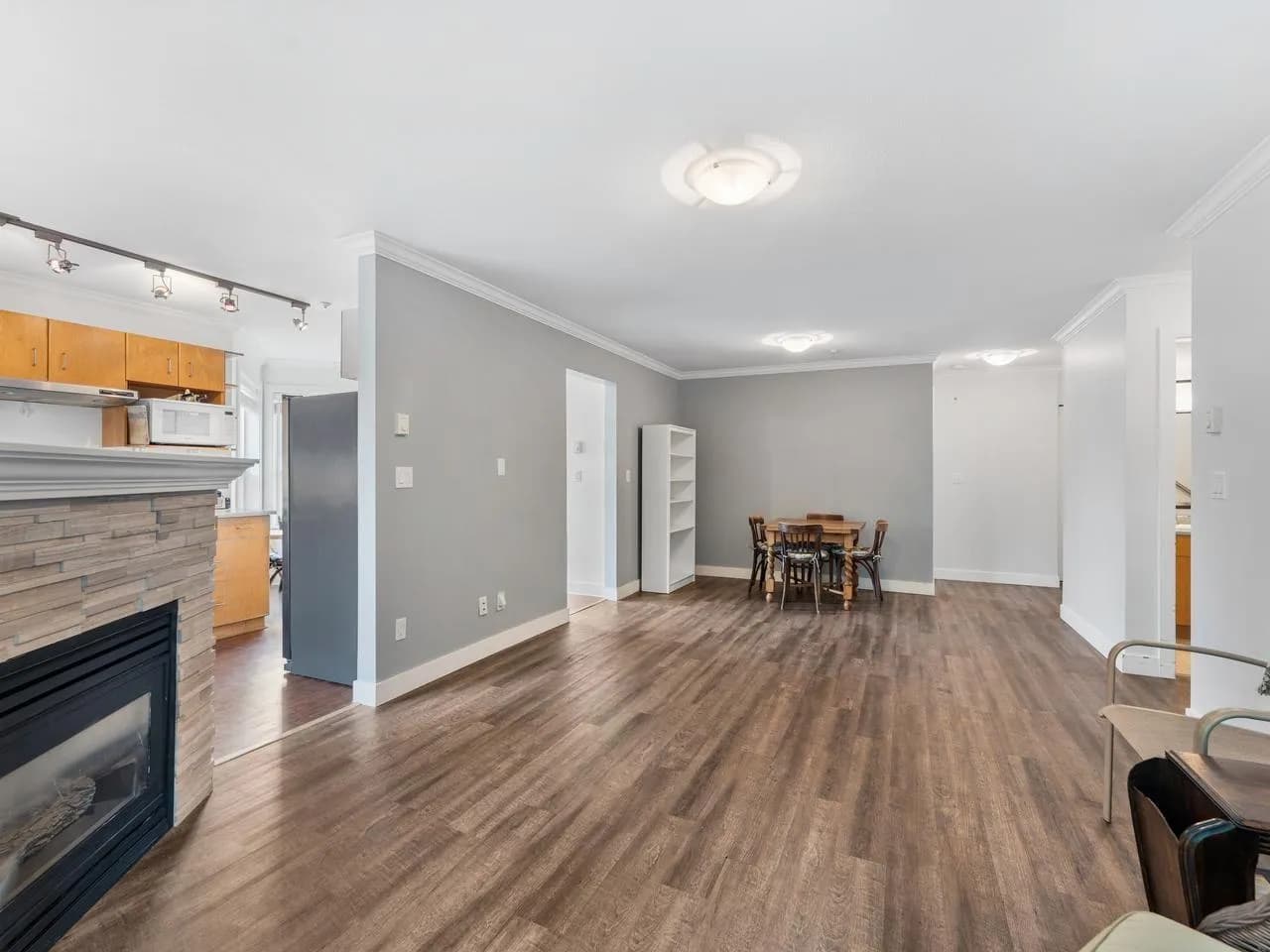#303 20239 MICHAUD CRESCENT, Langley, BC photo 4