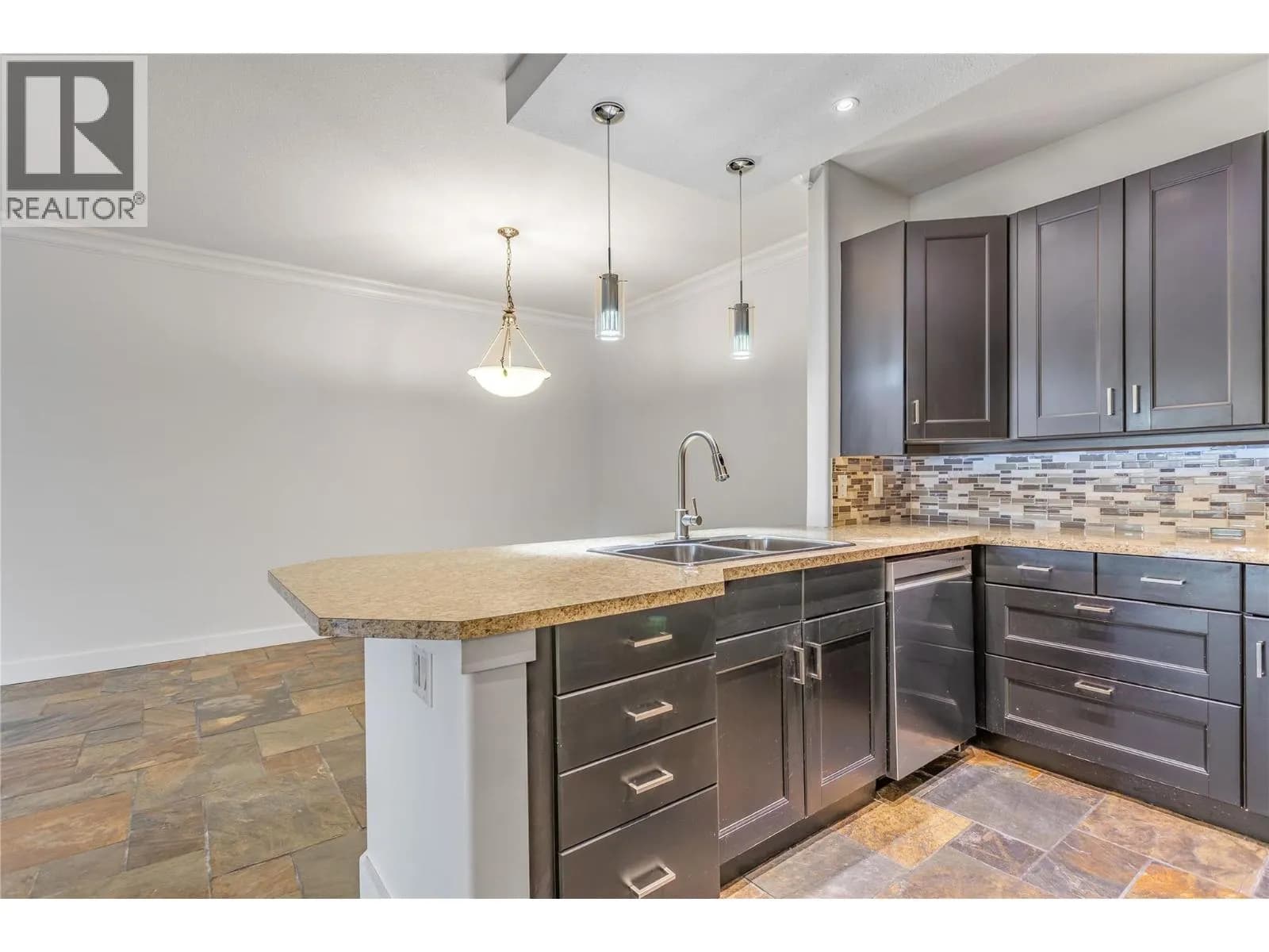 #103 2300 Benvoulin Road, Kelowna, BC photo 4