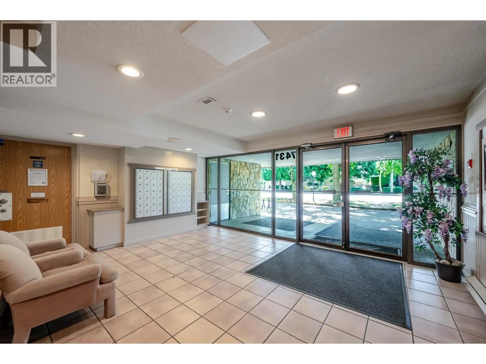 #105 7431 BLUNDELL ROAD, Richmond, BC photo 3