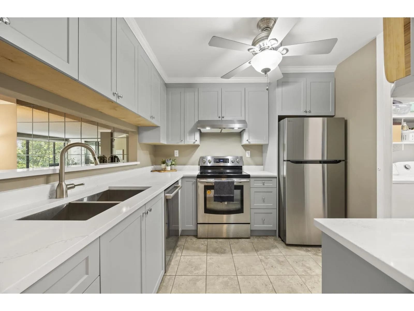 #212 15313 19 AVENUE, Surrey, BC photo 3