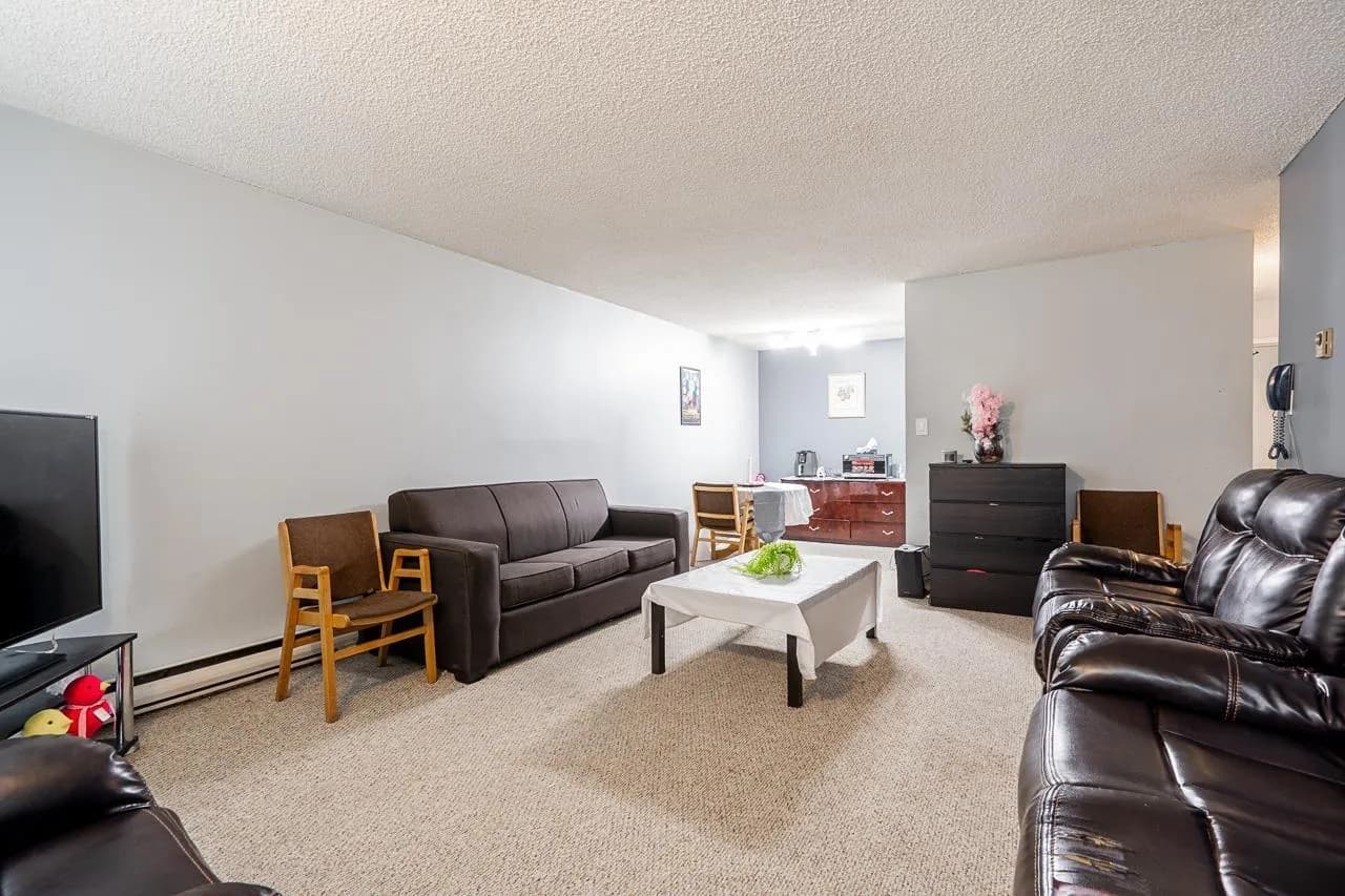 #209 15238 100 AVENUE, Surrey, BC photo 4